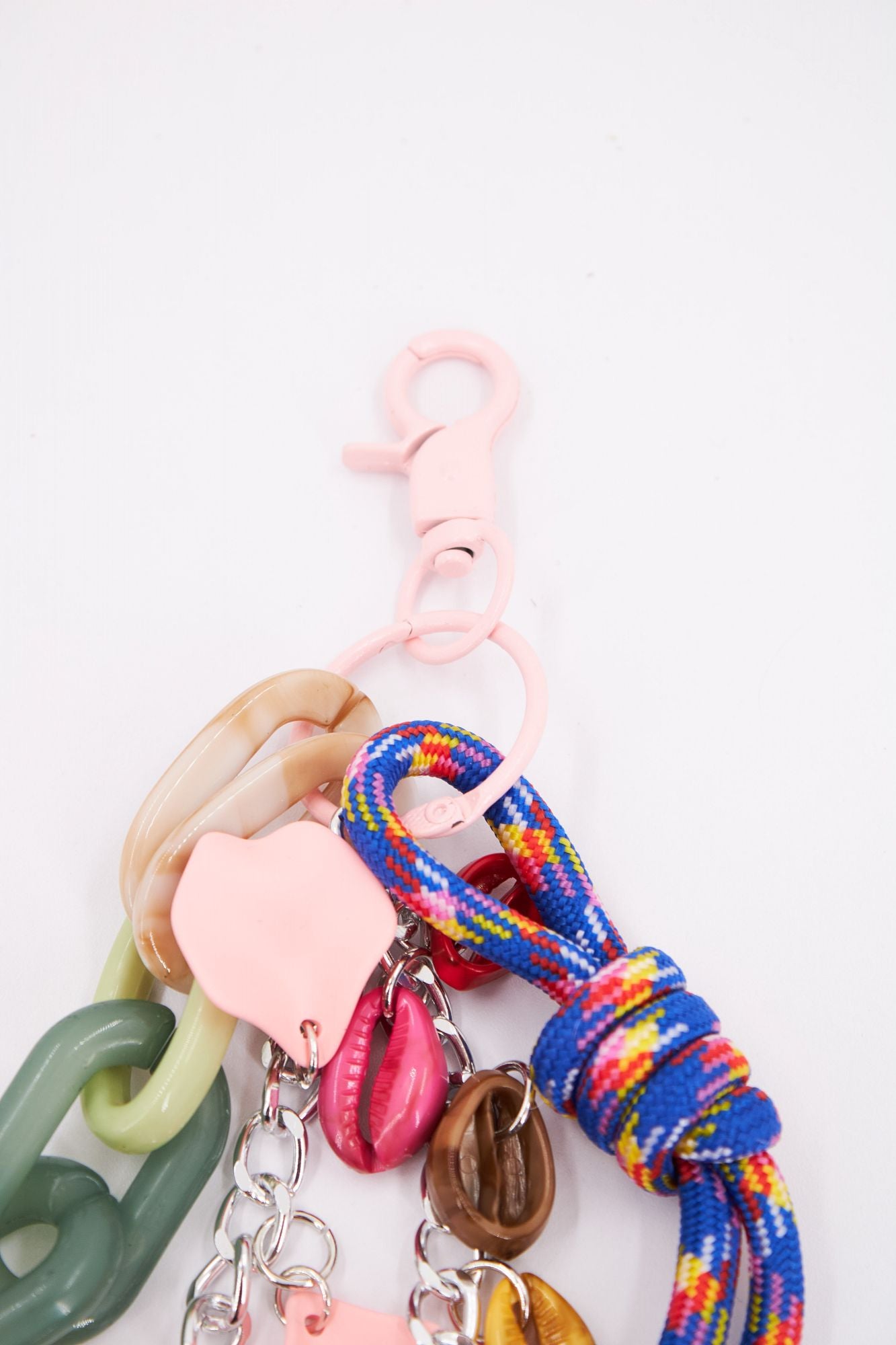 STICKY BESTIE BAG CHARM en color ROSA (3)