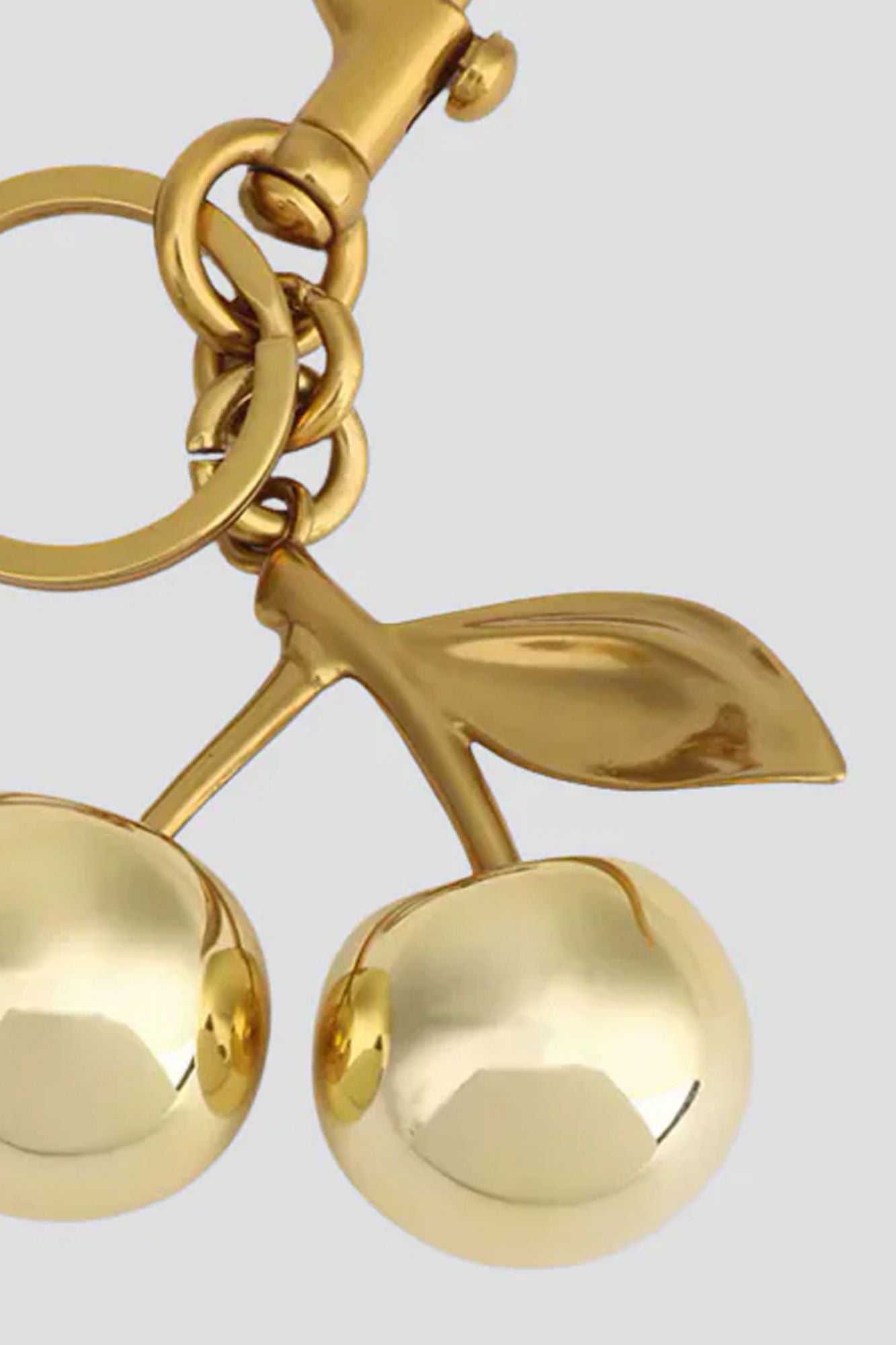 STICKY BESTIE CHERRY CHARM  en color ORO (2)