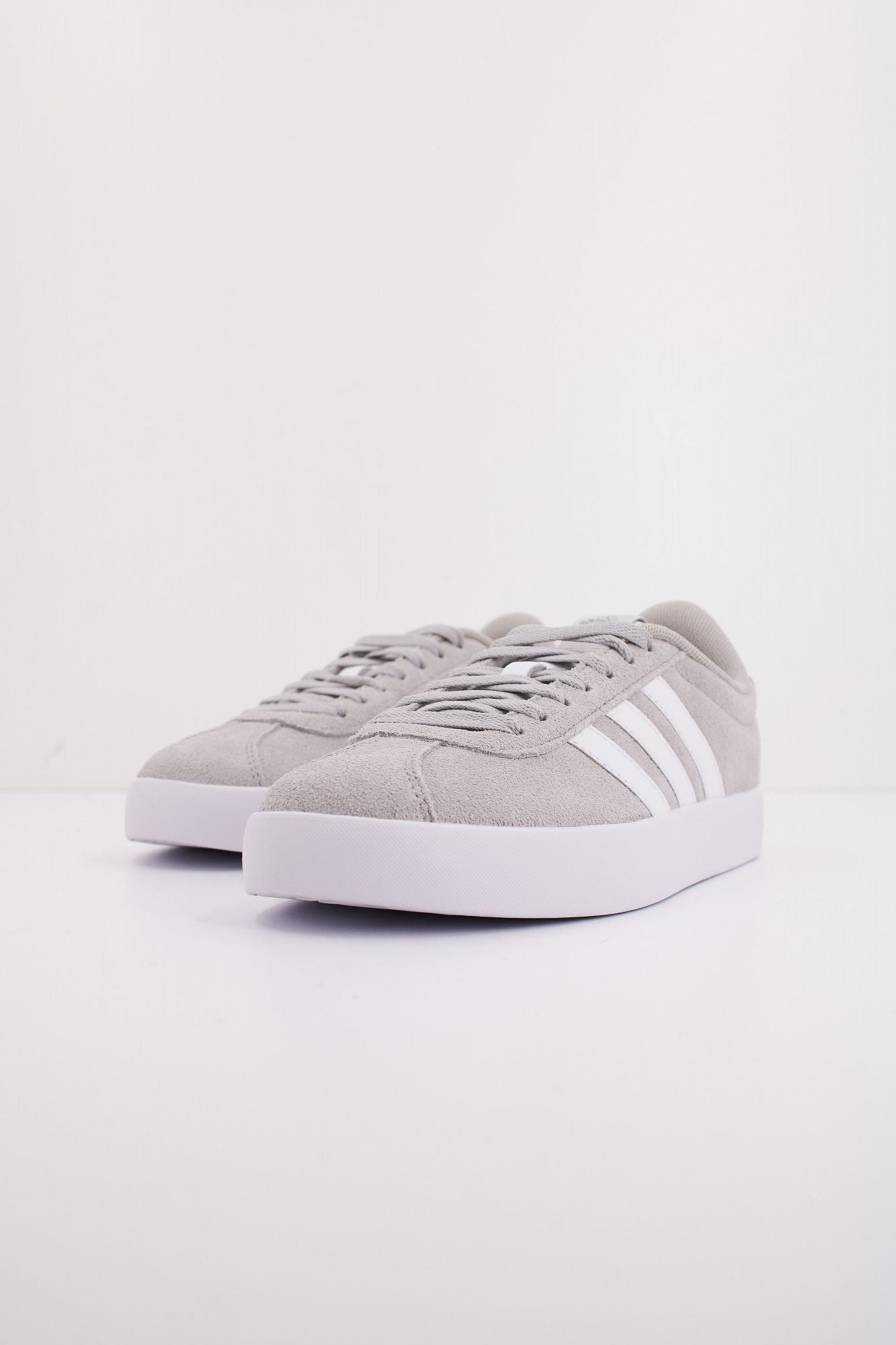 ADIDAS VL COURT 3.0 en color GRIS (2)