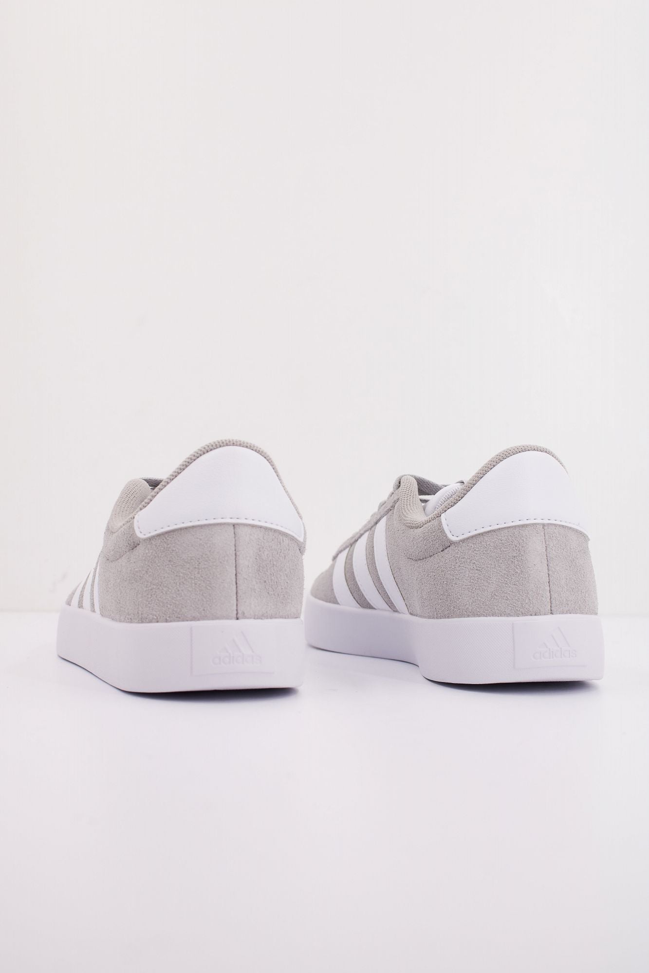 ADIDAS VL COURT 3.0 en color GRIS (4)