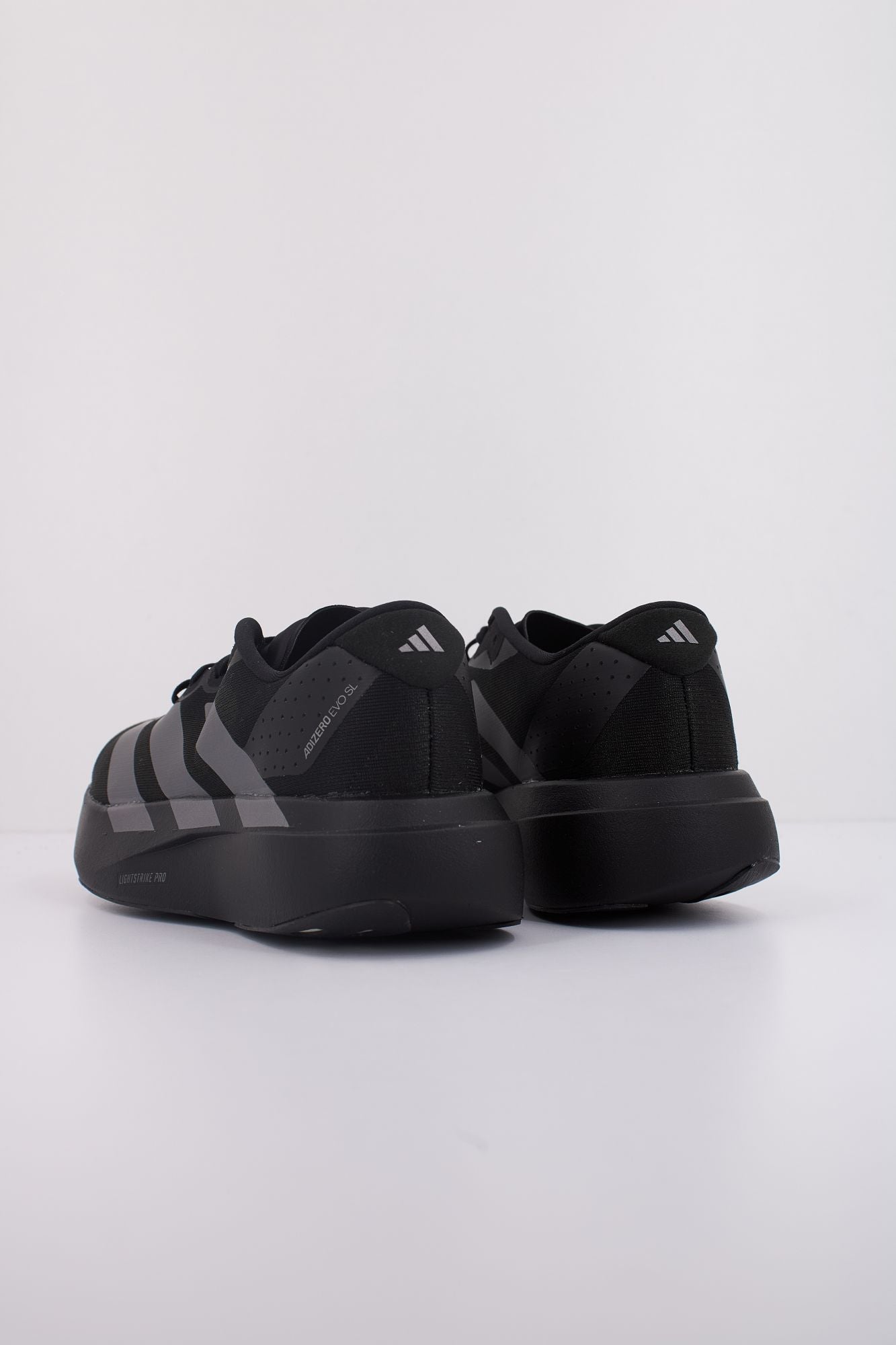 ADIDAS ADIZERO EVO SL W en color NEGRO (4)