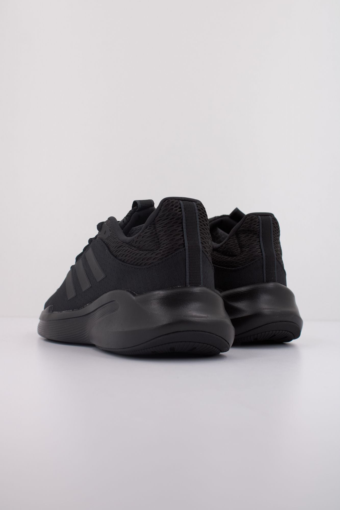 ADIDAS ALPHAEDGE + en color NEGRO (4)