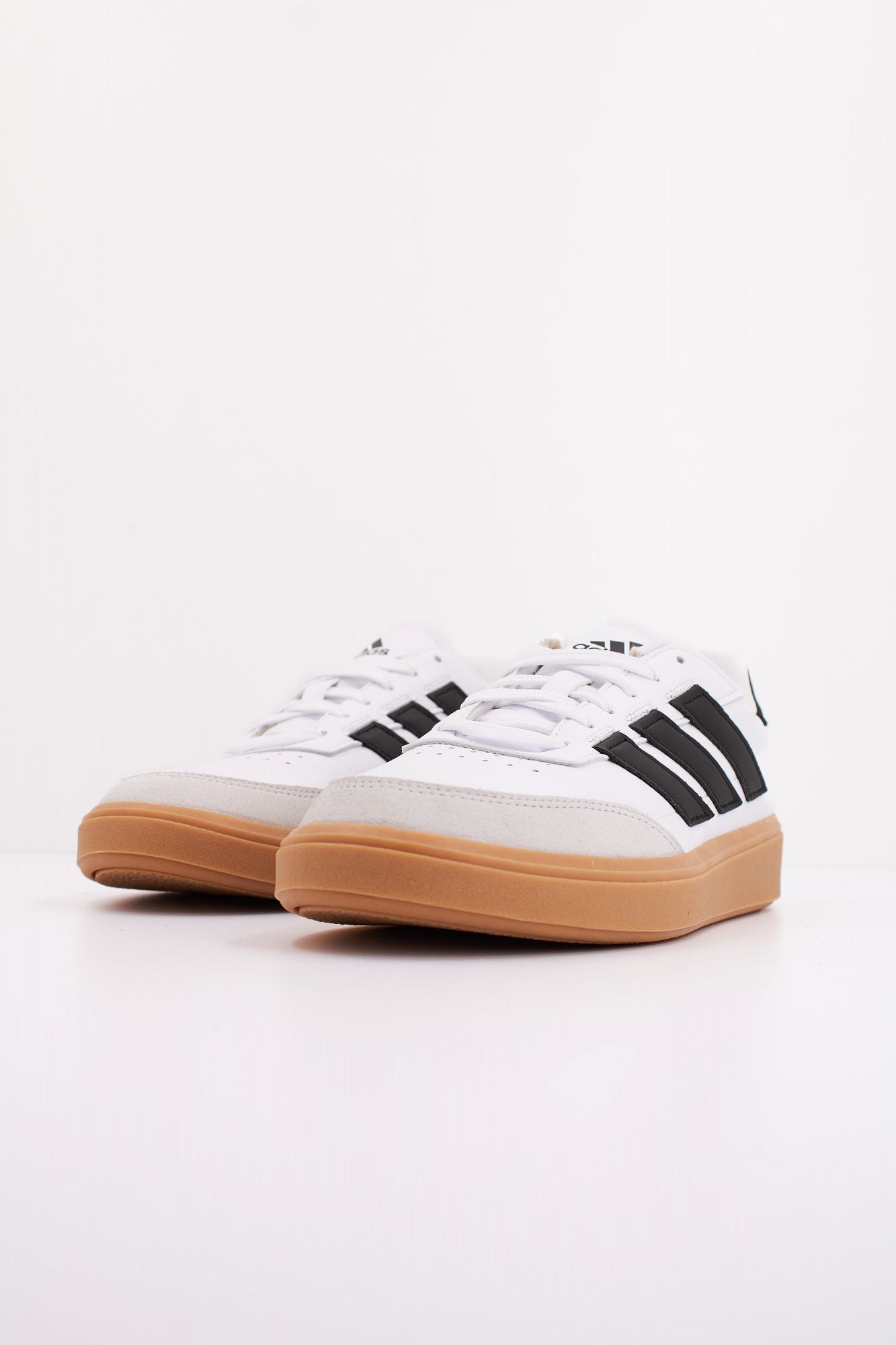 ADIDAS COURTBLOCK en color BLANCO (2)