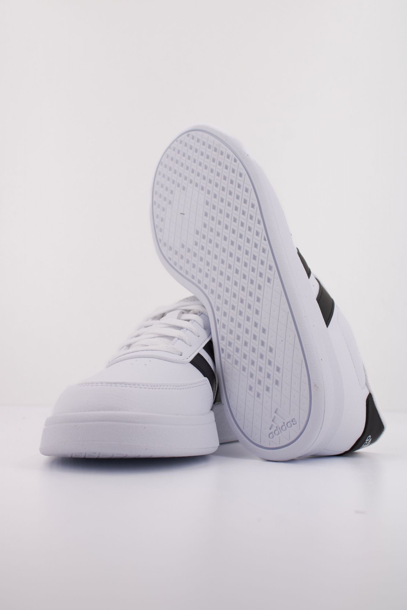 ADIDAS BREAKNET 2.0 en color BLANCO (5)