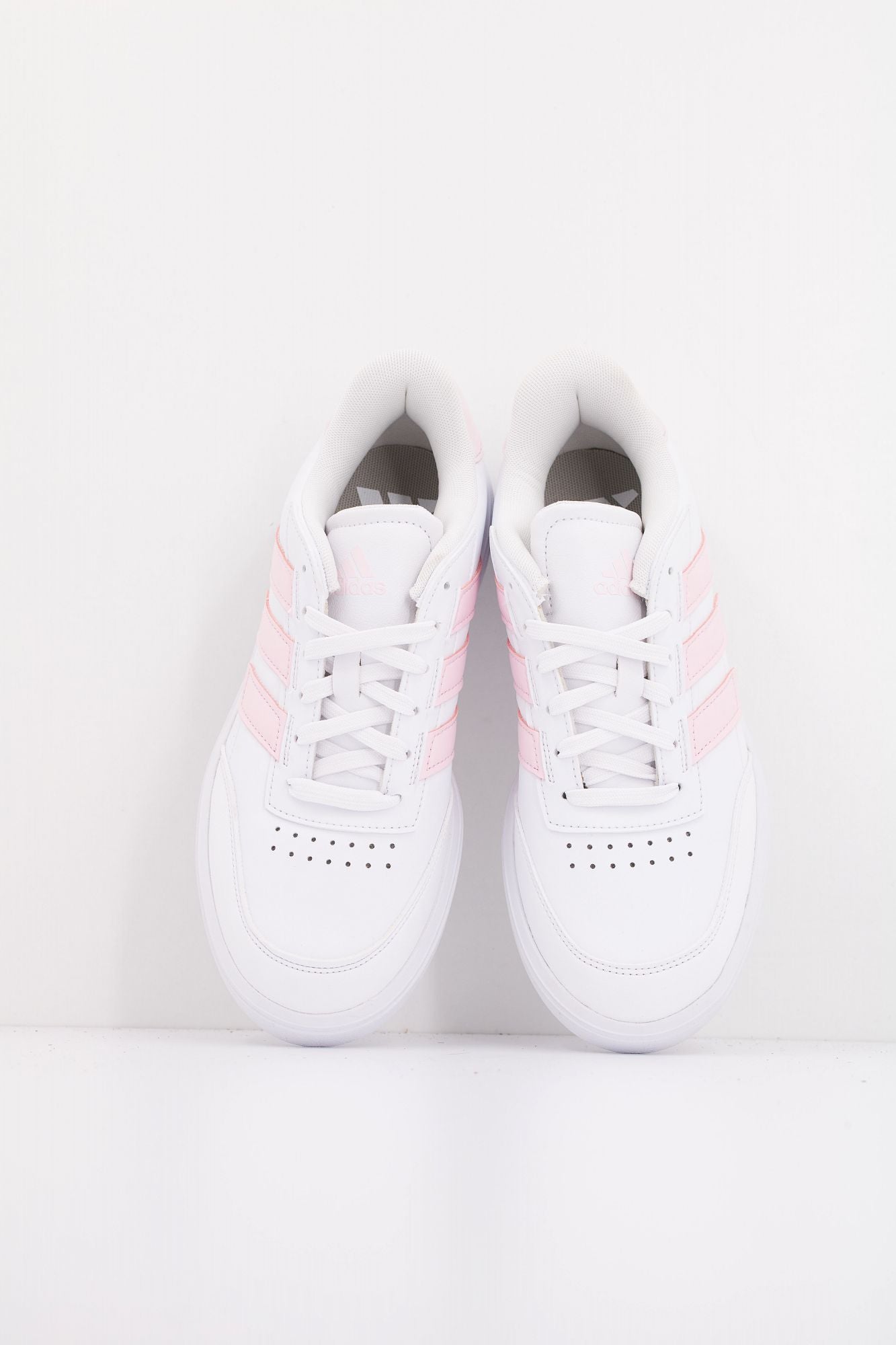 ADIDAS COURTBLOCK en color BLANCO (3)
