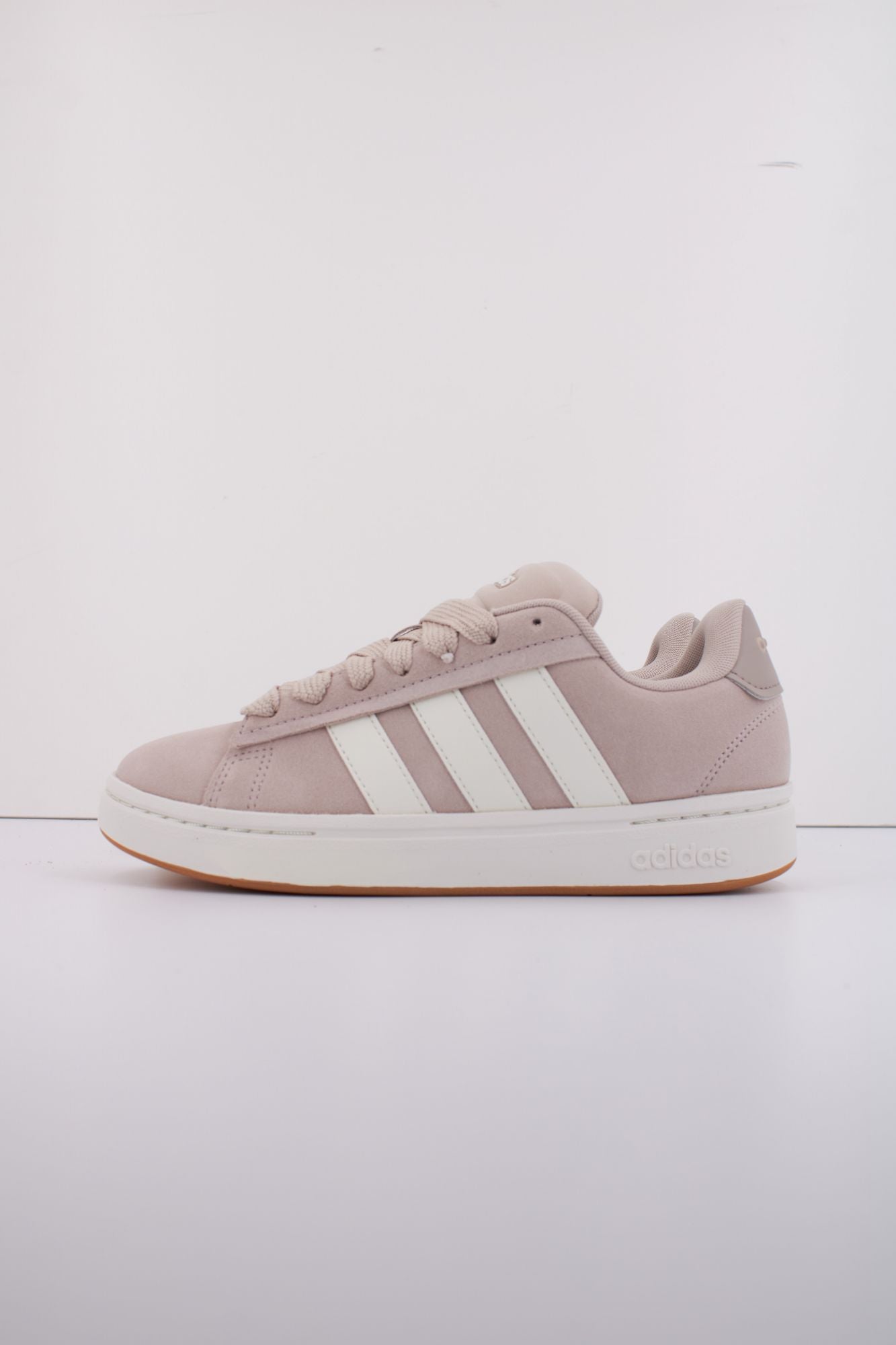 ADIDAS GRAND COURT ALPHA 0 en color NUDE (1)