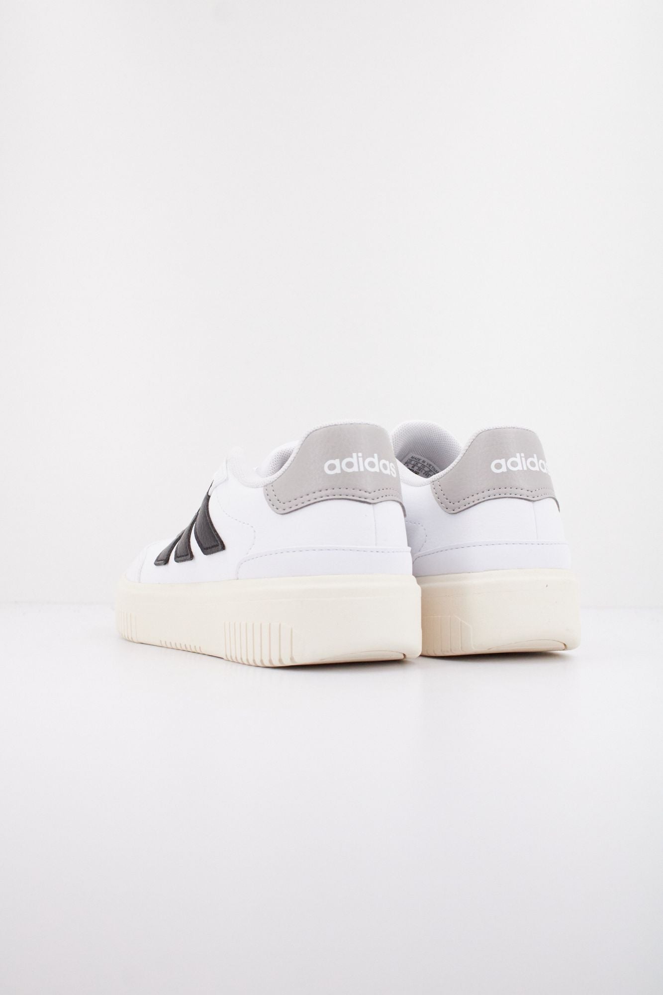 ADIDAS COURTBLOCK BOLD en color BLANCO (4)