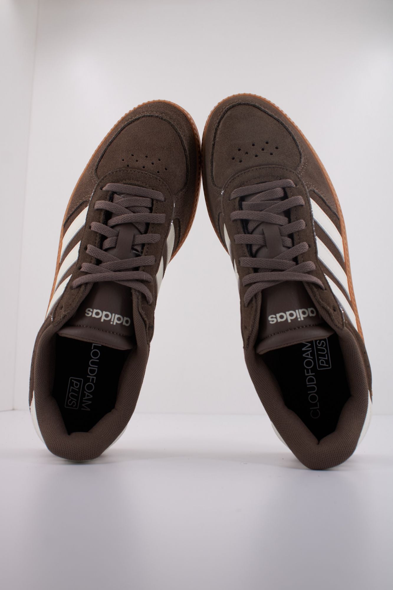 ADIDAS BREAKNET SLEEK en color MARRON (3)
