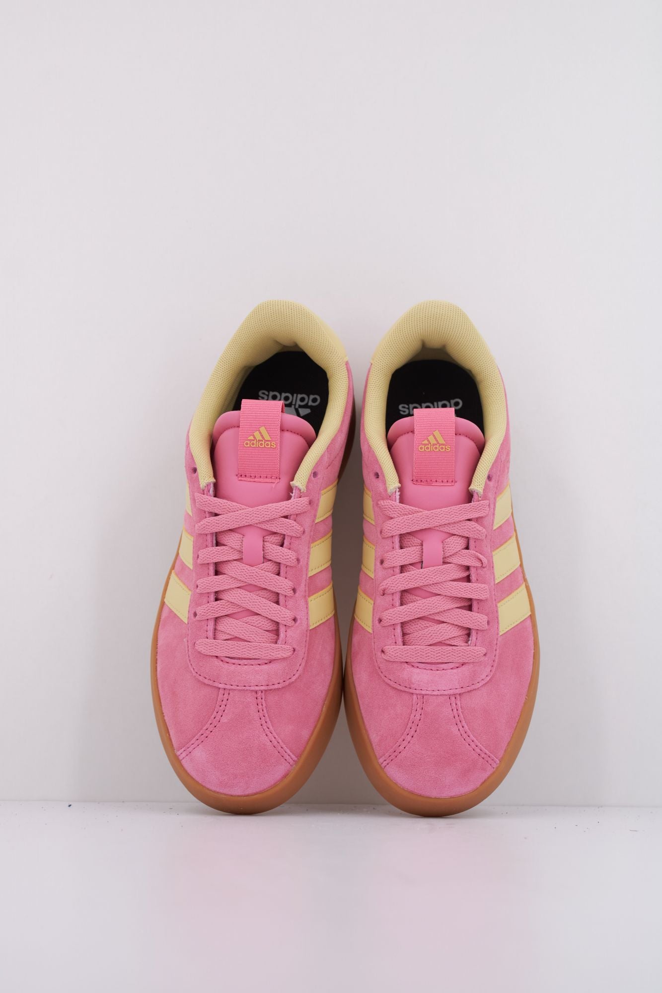 ADIDAS VL COURT 3.0 en color ROSA (3)