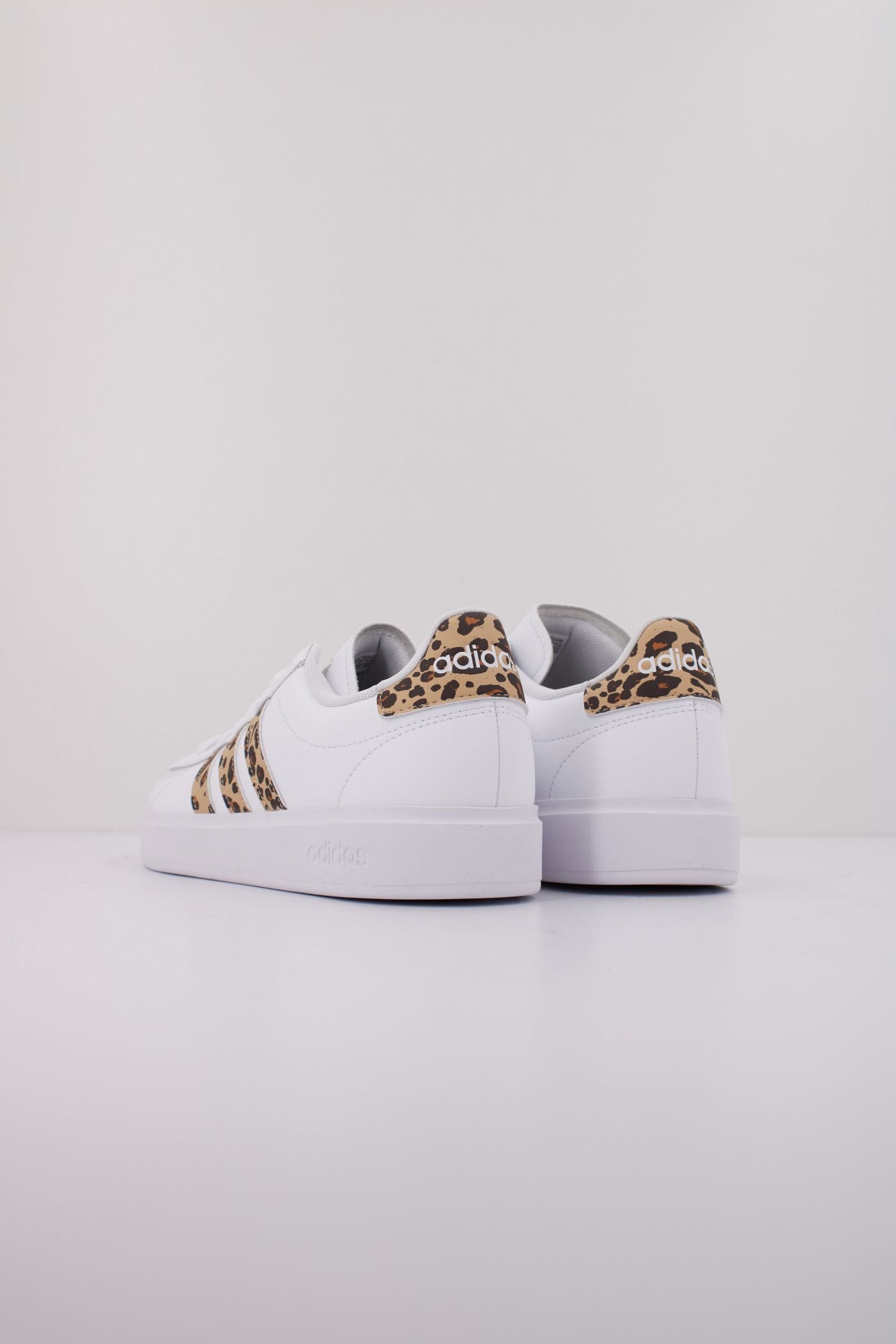 ADIDAS GRAND COURT 2.0 en color BLANCO (4)