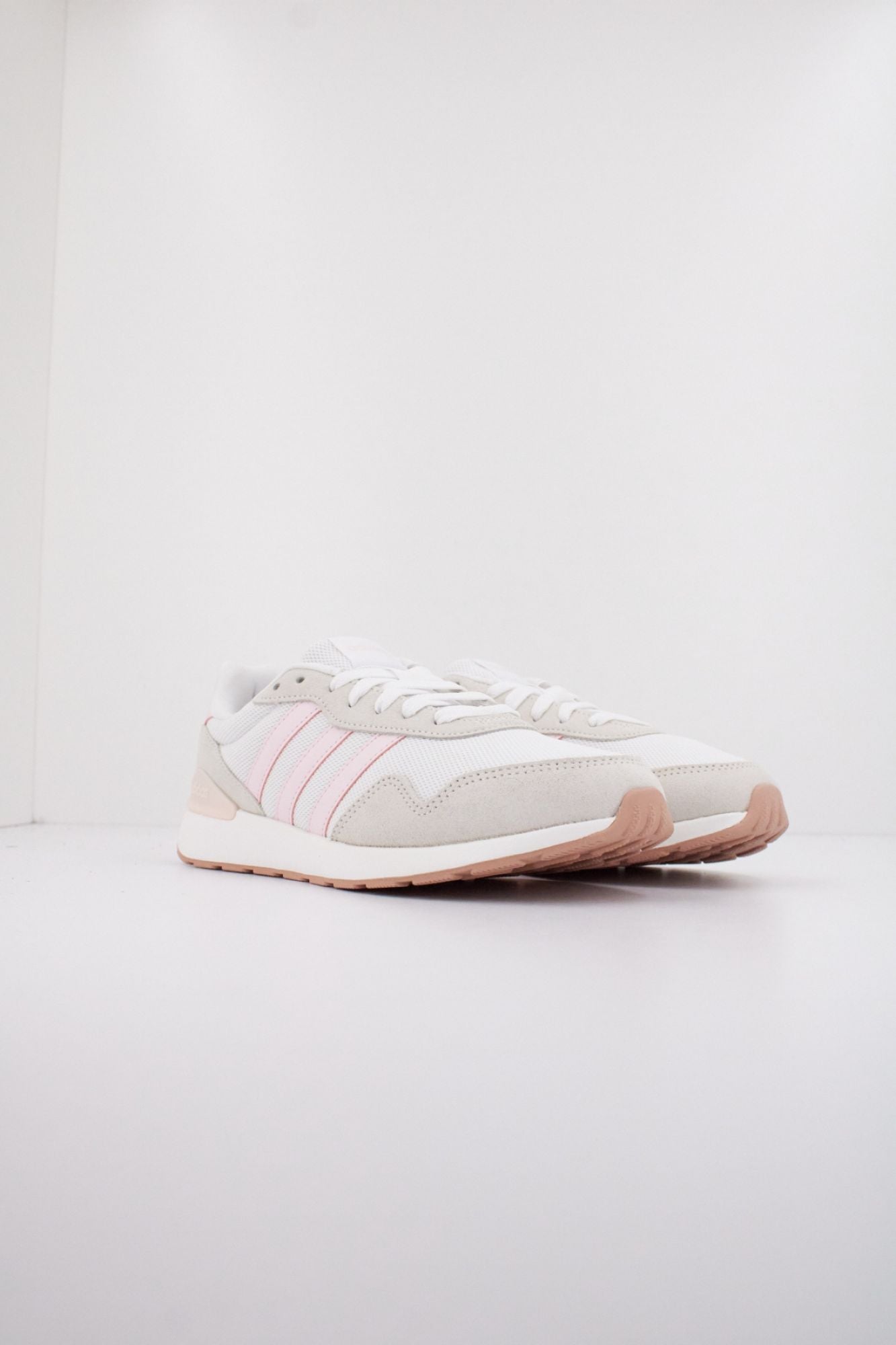 ADIDAS RUN 60s 4.0 en color BLANCO (2)