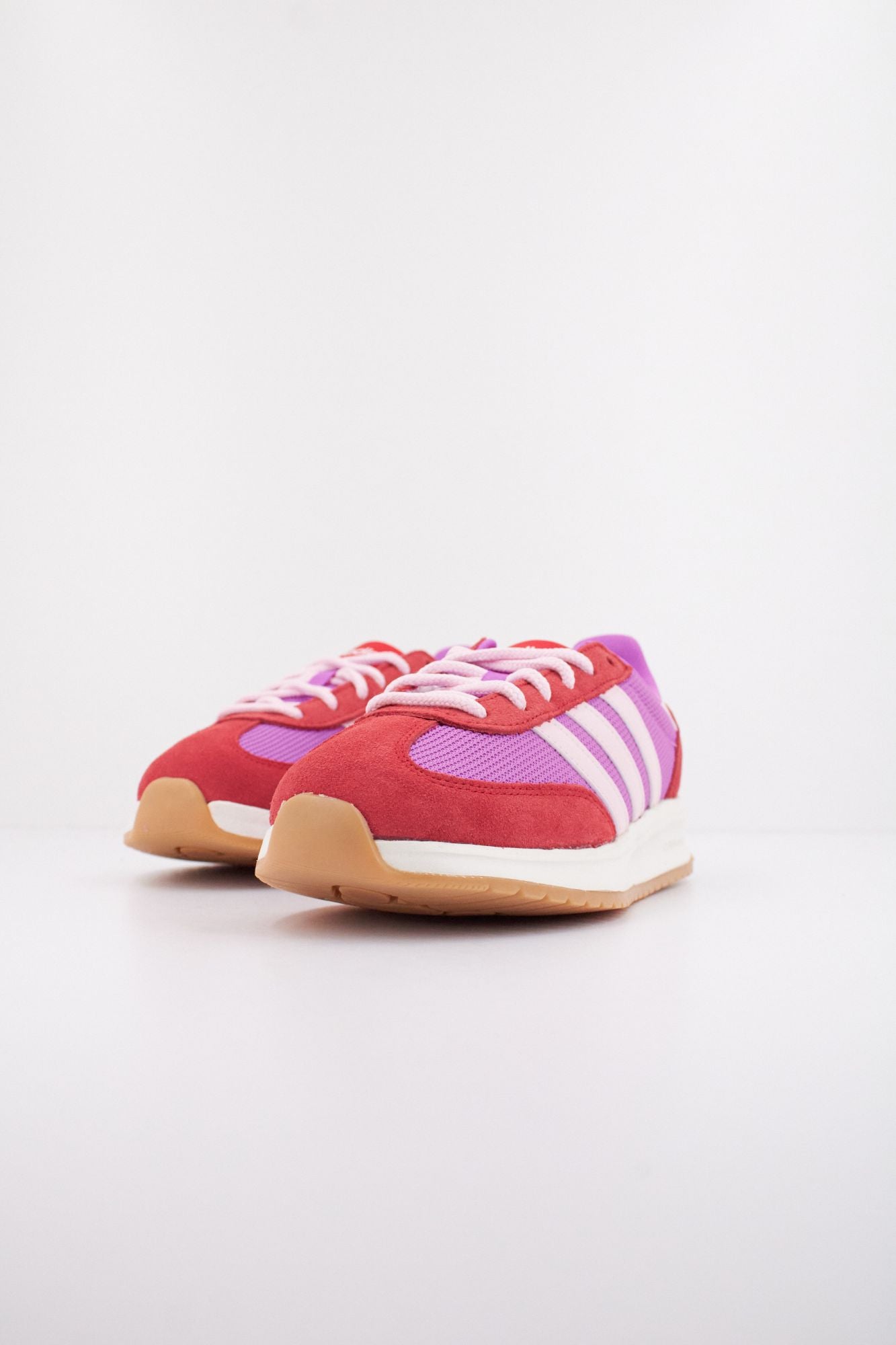 ADIDAS RUN 70s 2.0 en color VIOLETA (2)