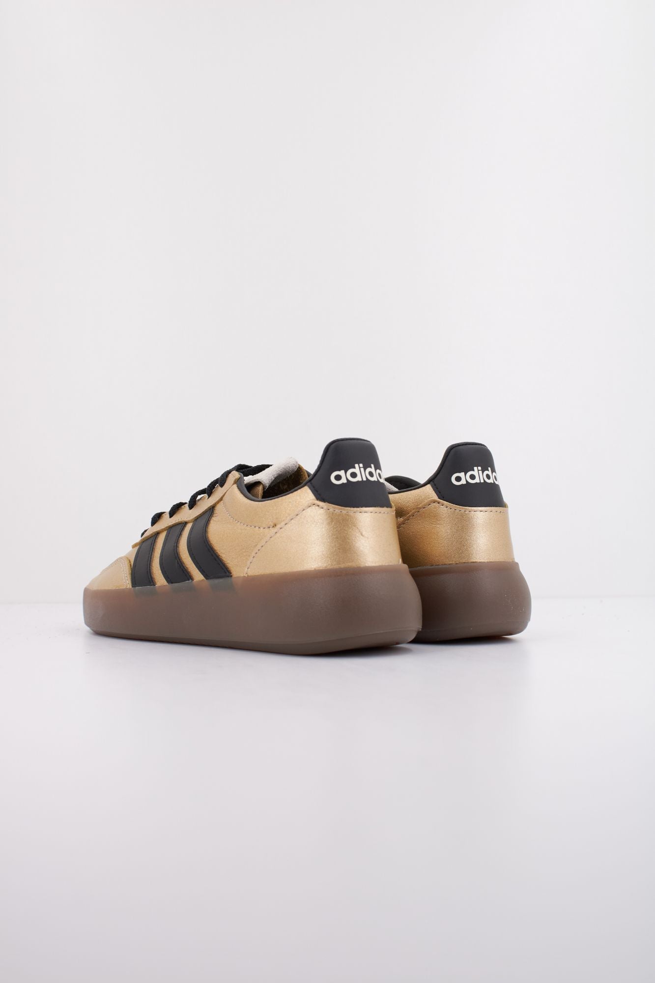ADIDAS BARREDA DECODE LUX en color ORO (4)