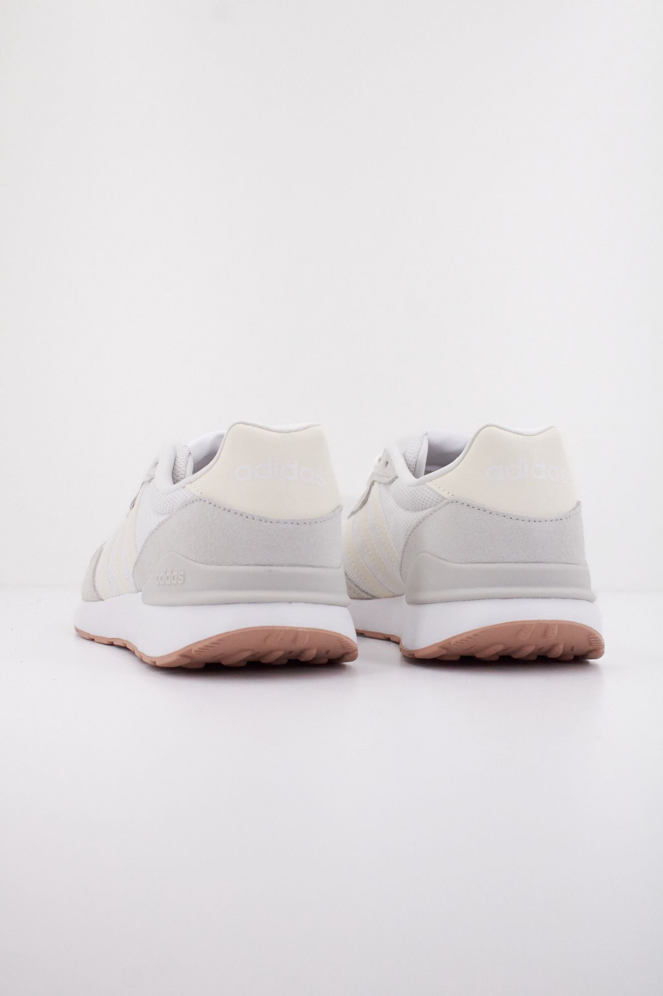 ADIDAS  RUN 60s 4.0  en color BLANCO (4)