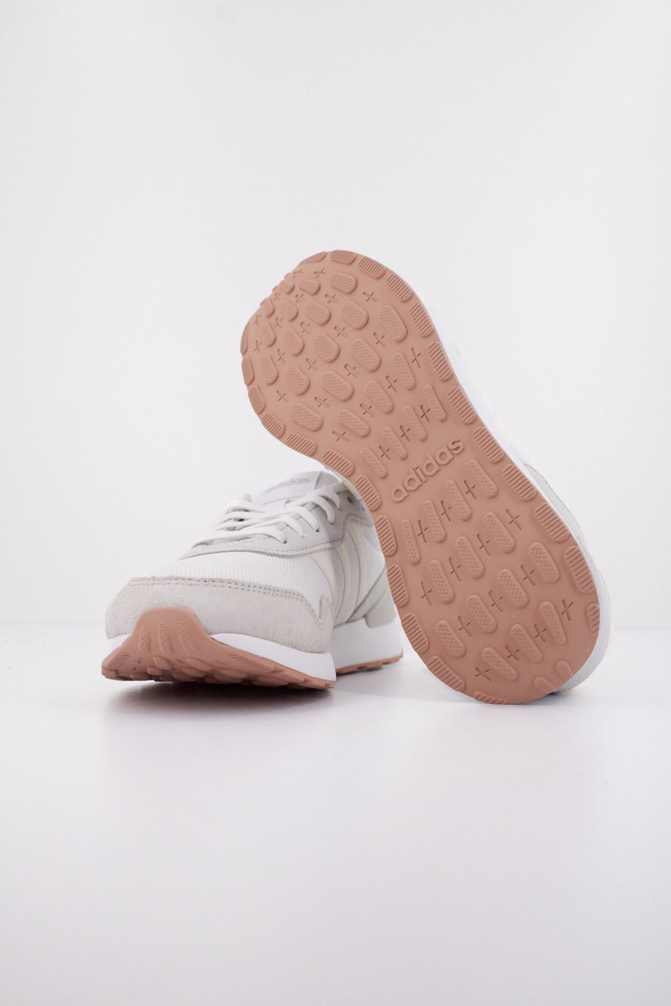 ADIDAS  RUN 60s 4.0  en color BLANCO (5)