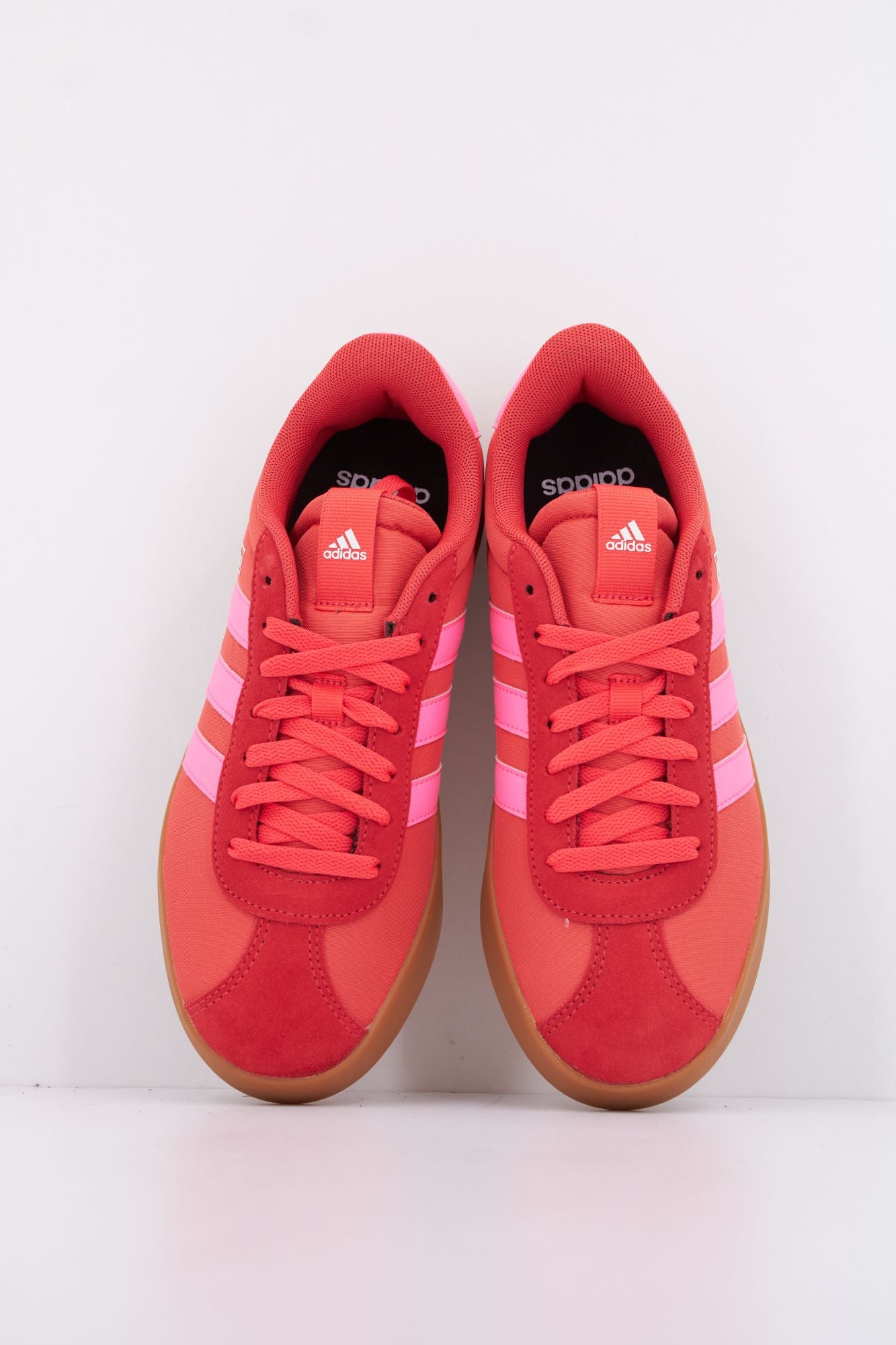 ADIDAS  VL COURT 3.0  en color ROJO (3)
