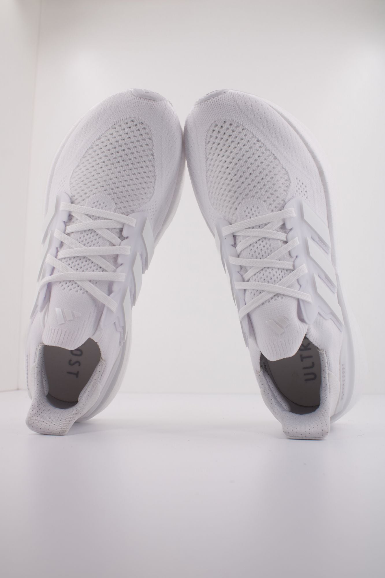 ADIDAS  ULTRABOOST 5 W  en color BLANCO (3)