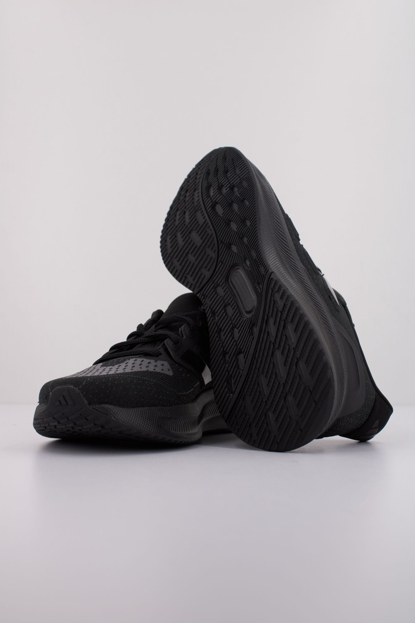 ADIDAS ULTRARUN 5 W en color NEGRO (5)