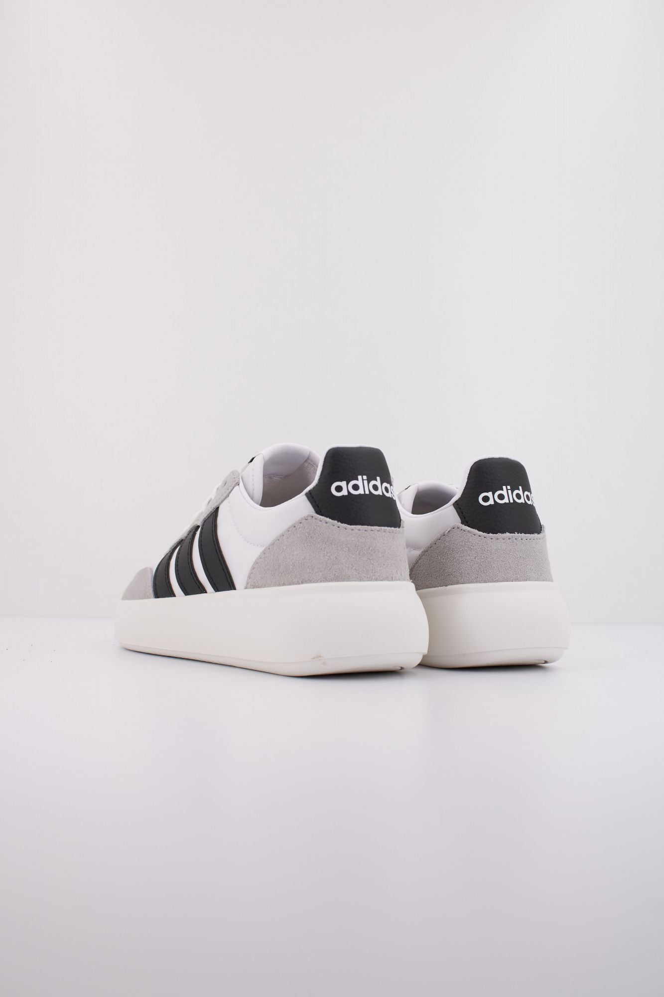 ADIDAS BARREDA DECODE J en color BLANCO (4)