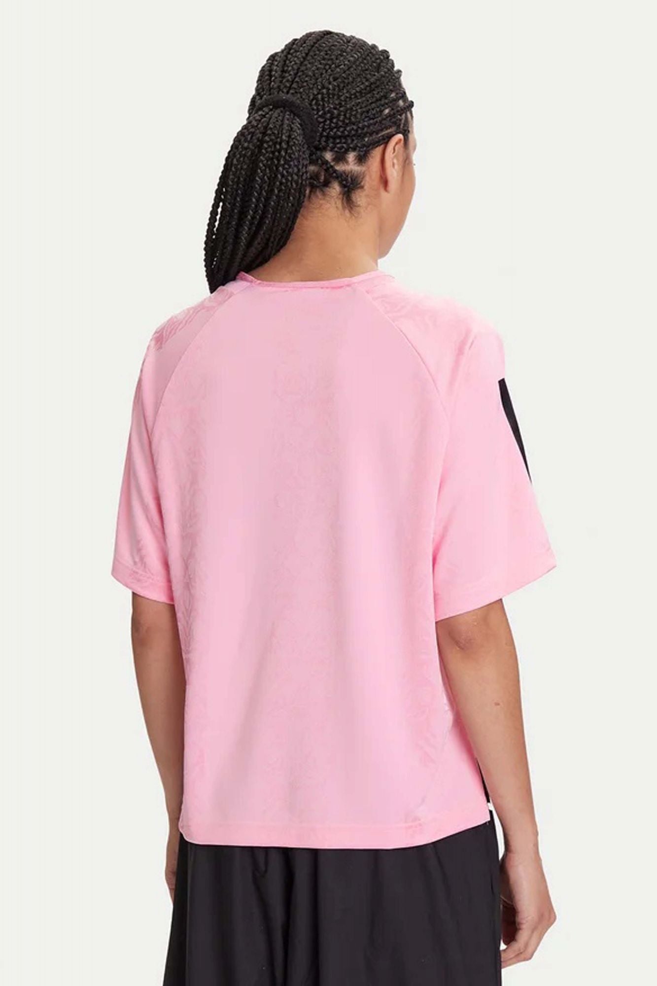 ADIDAS  W TIRO Q3 TEE  en color ROSA (2)