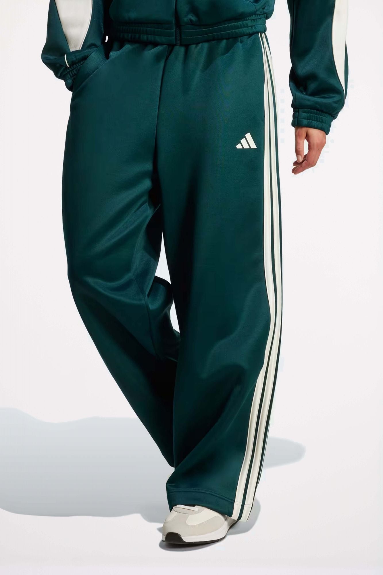 ADIDAS STADIUM 3-STRIPES TRACK PANTS en color VERDE (1)