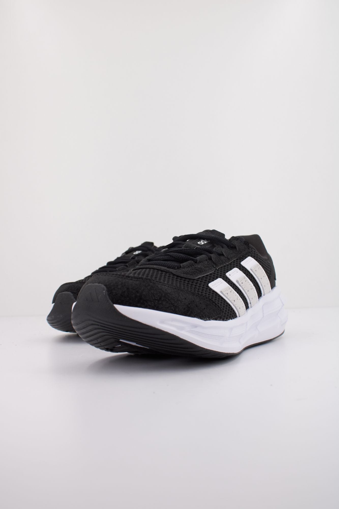 ADIDAS  ASTRASTAR  en color NEGRO (2)