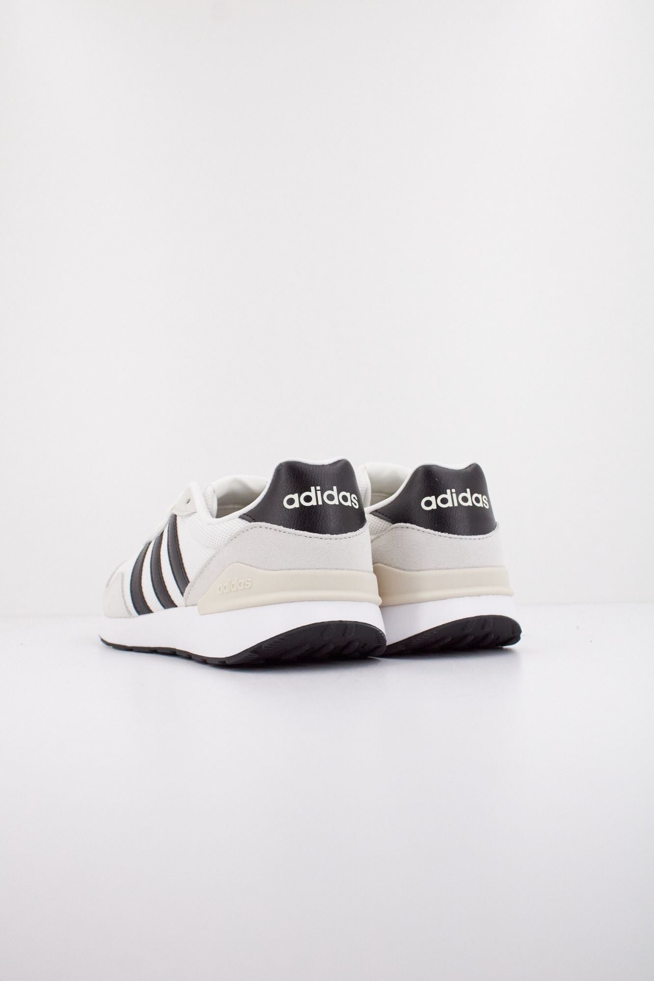 ADIDAS RUN 60s 4.0 en color BLANCO (4)