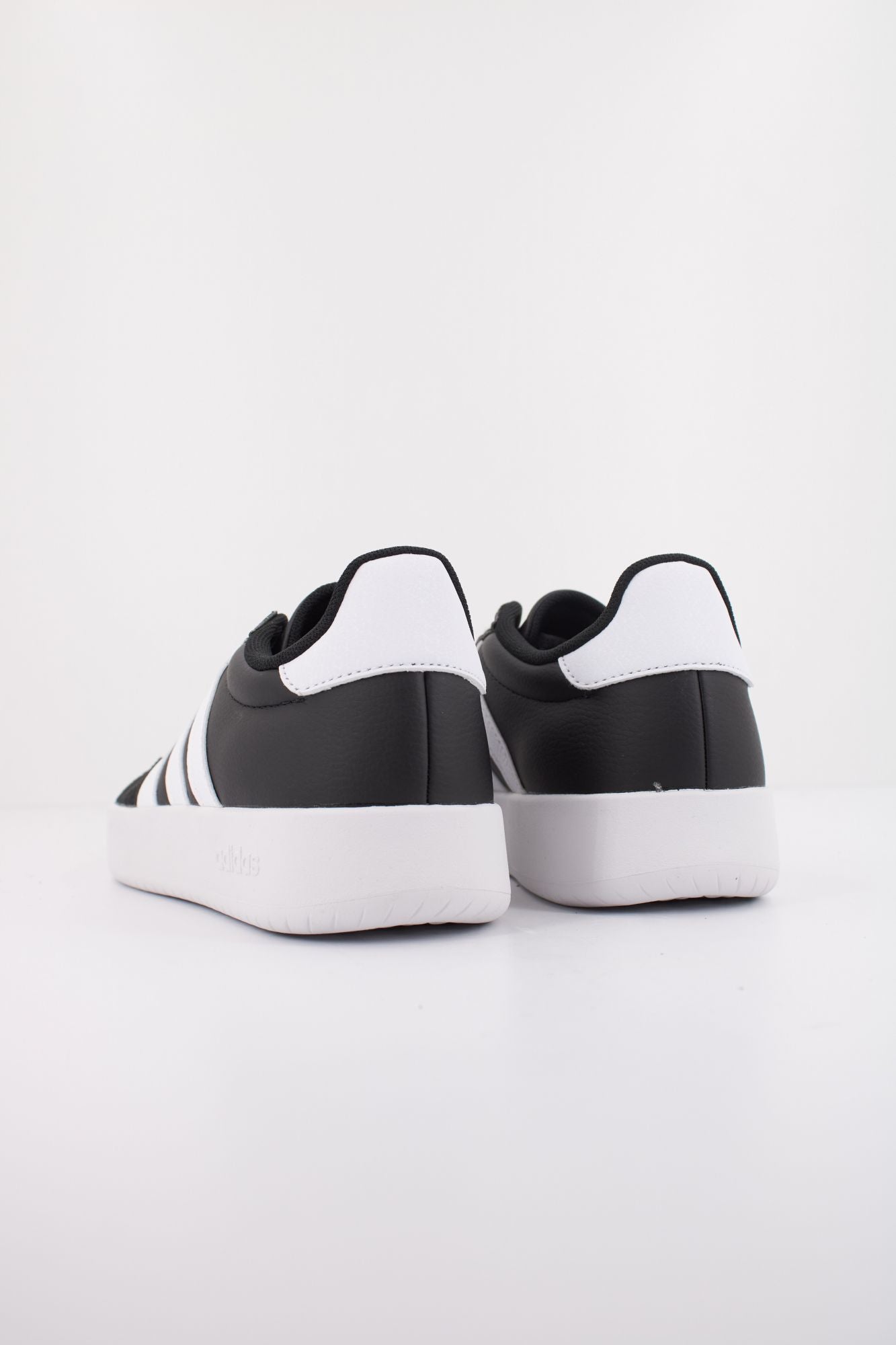 ADIDAS  BARREDA  en color NEGRO (4)