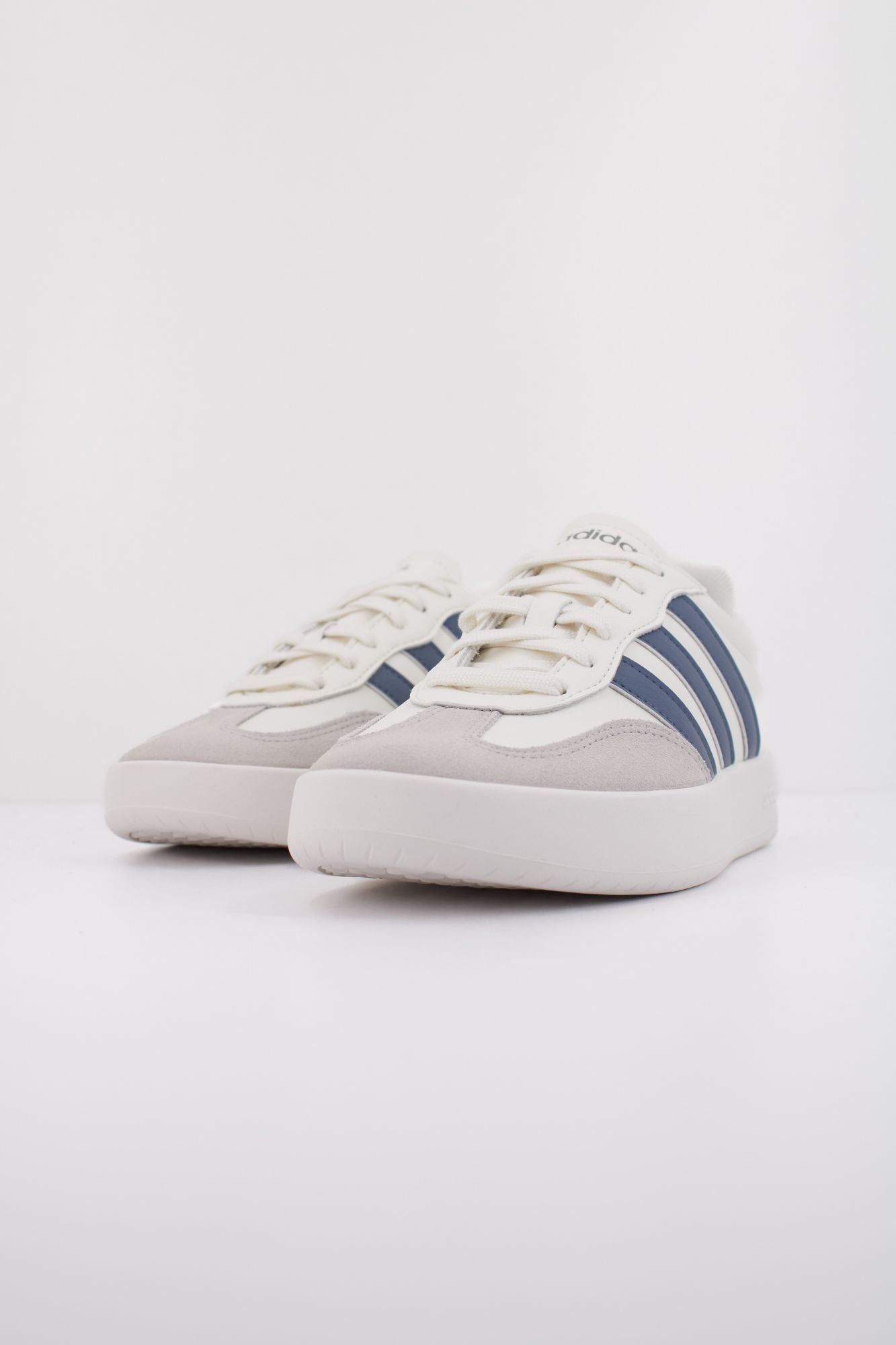 ADIDAS BARREDA en color BLANCO (2)