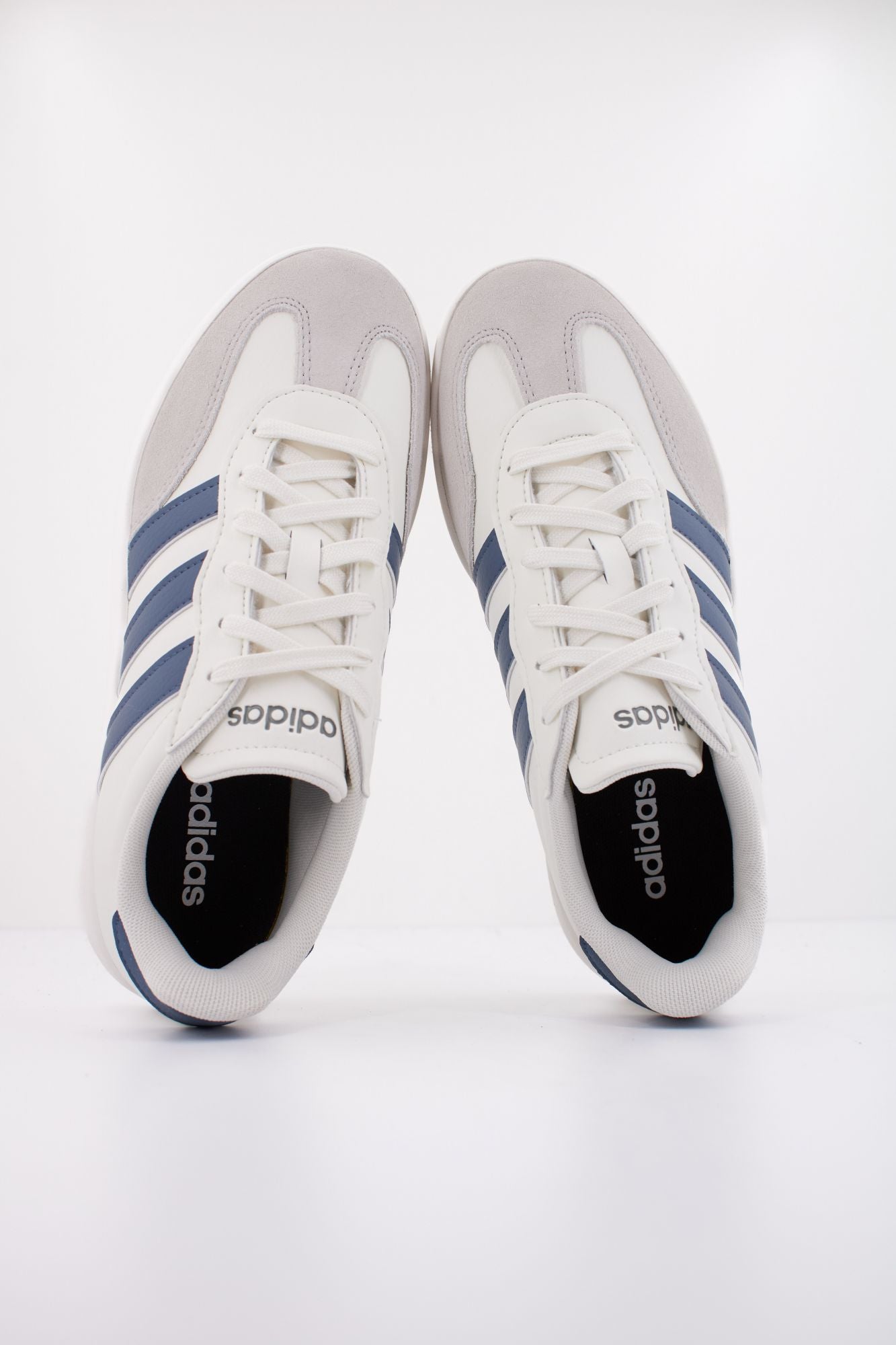 ADIDAS BARREDA en color BLANCO (3)