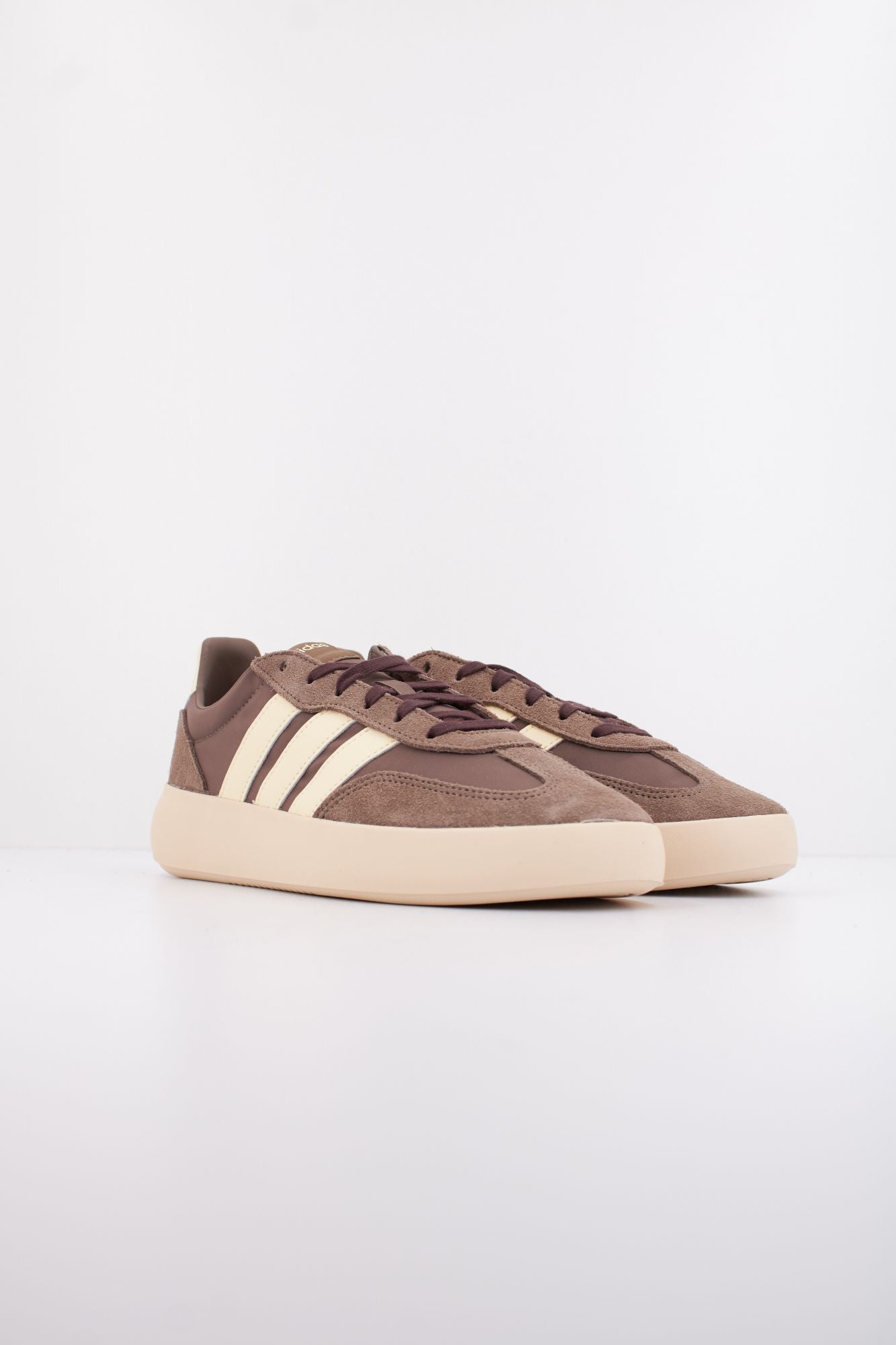 ADIDAS BARREDA DECODE en color MARRON (2)
