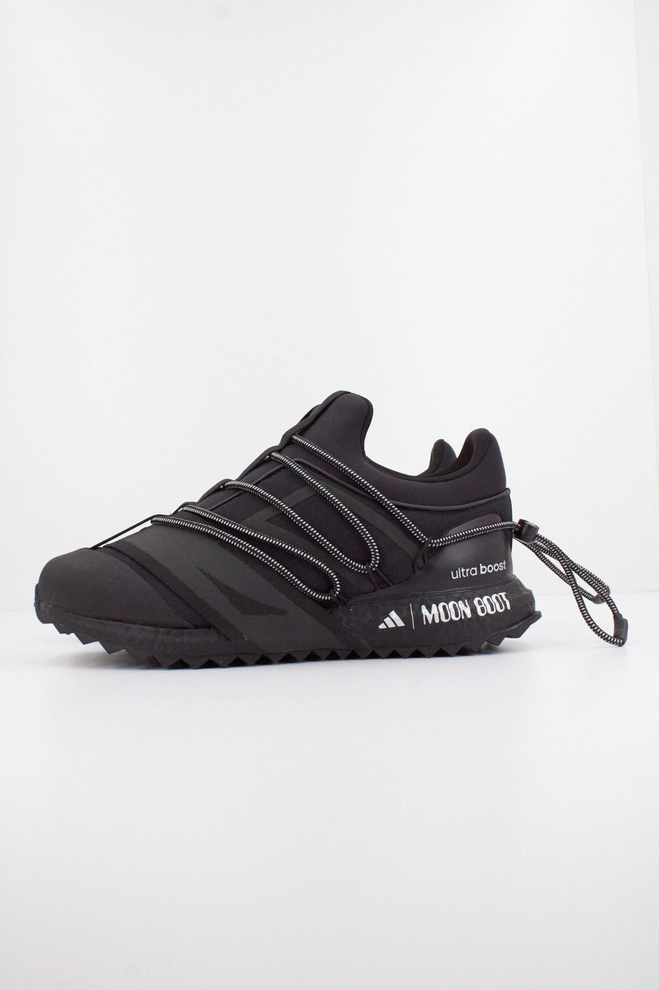 ADIDAS JP7685  en color NEGRO (1)