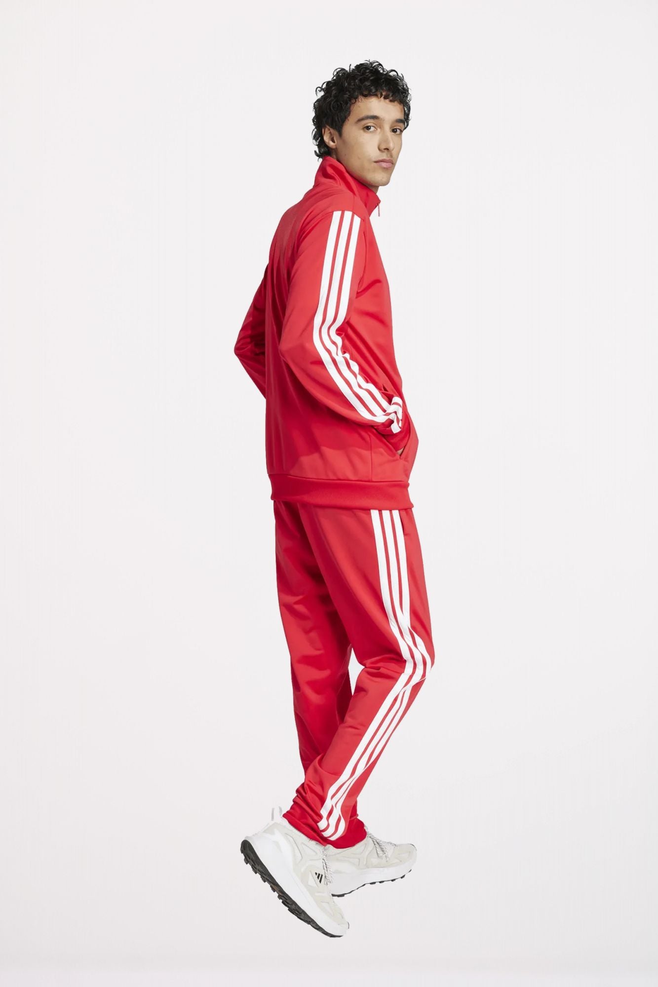 ADIDAS  M 3S TR TT TS  en color ROJO (3)