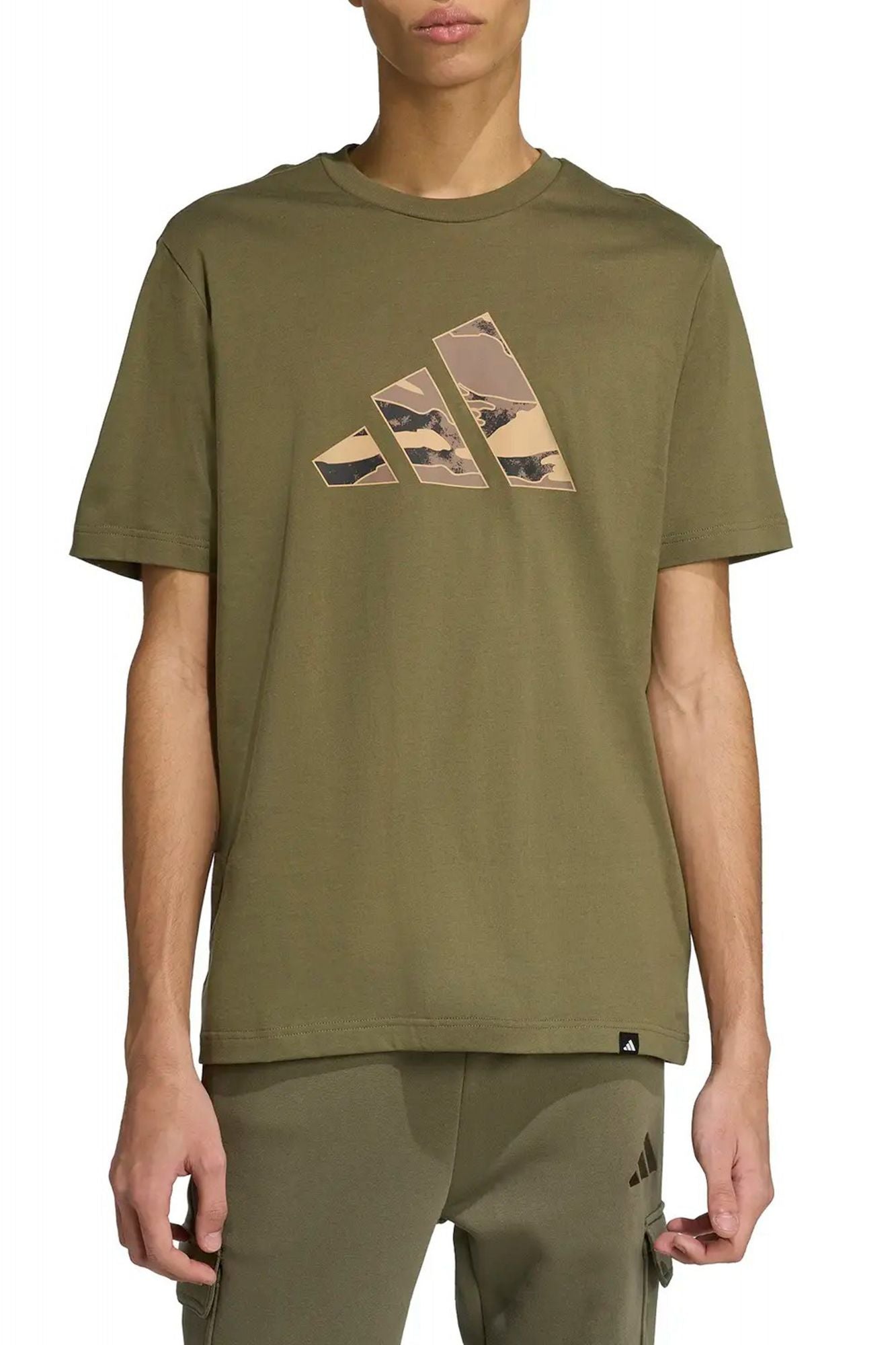 ADIDAS M CAMO LOGO T en color VERDE (1)