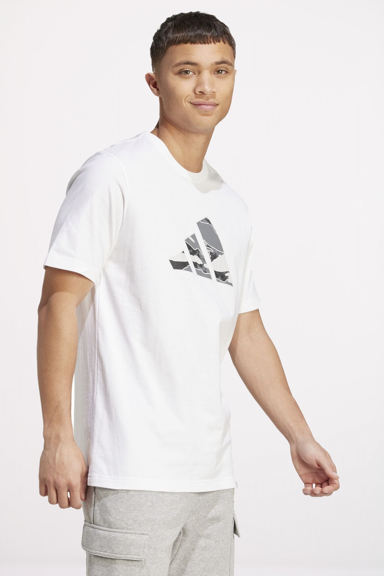 ADIDAS M CAMO LOGO T en color BLANCO (4)