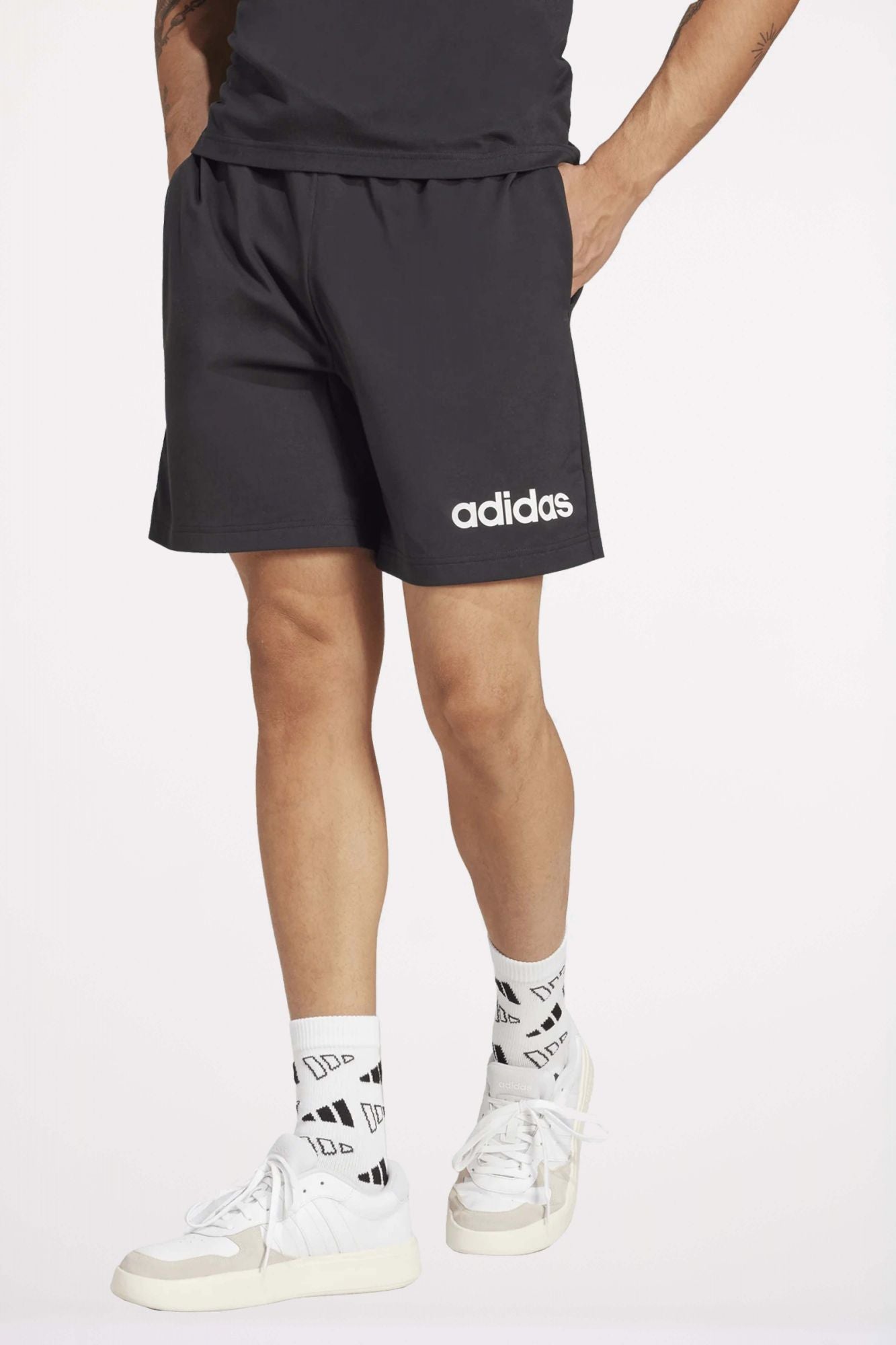 ADIDAS ESSENTIALS LINEAR SHORTS en color NEGRO (1)
