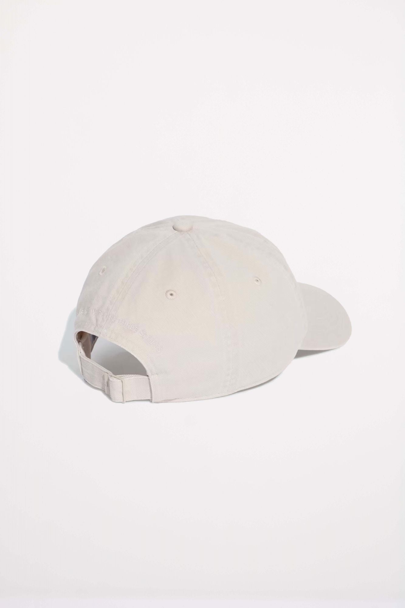 ADIDAS  SPW DAD CAP  en color BEIS (2)