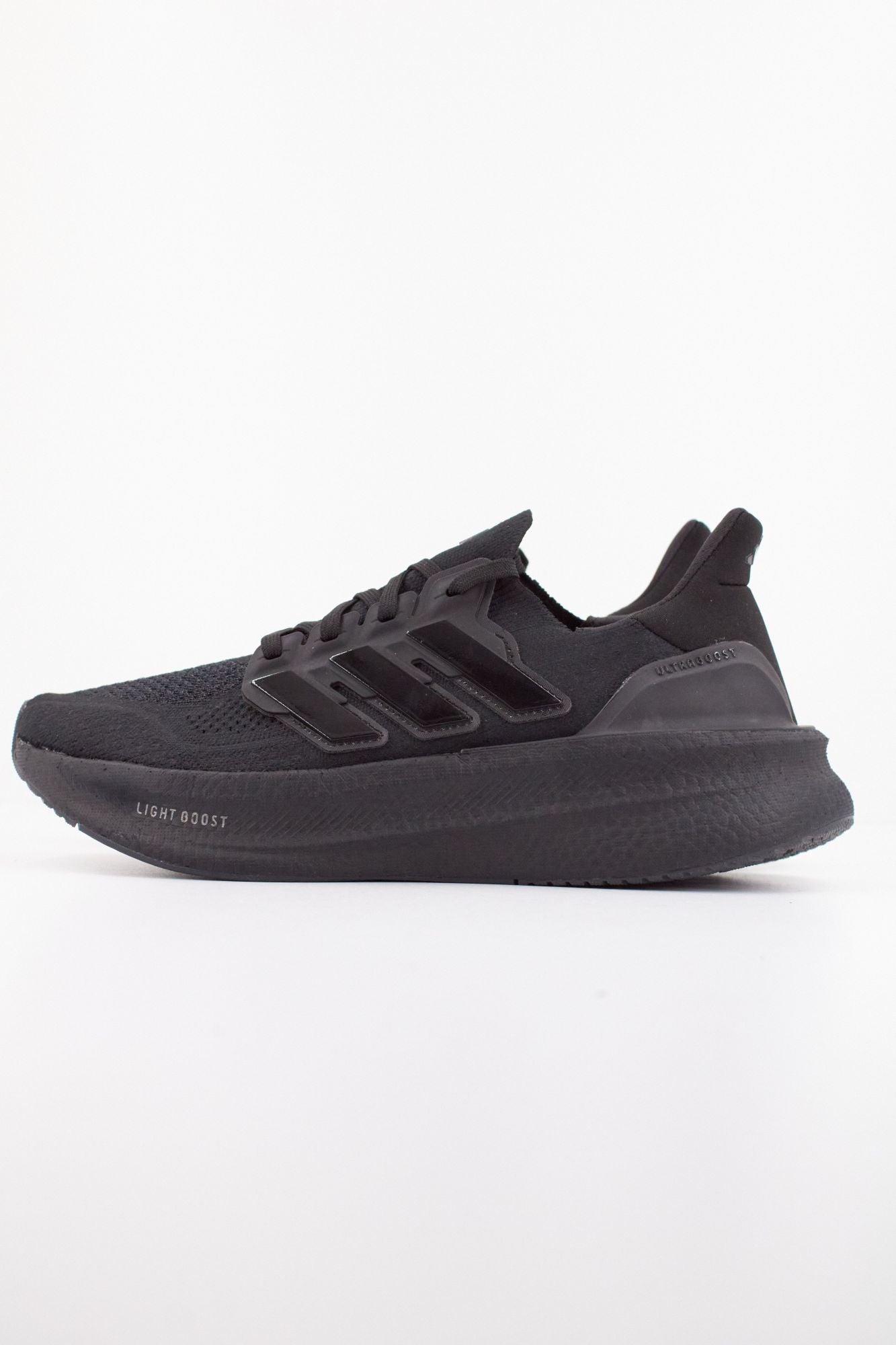 ADIDAS ULTRABOOST 5 en color NEGRO (1)