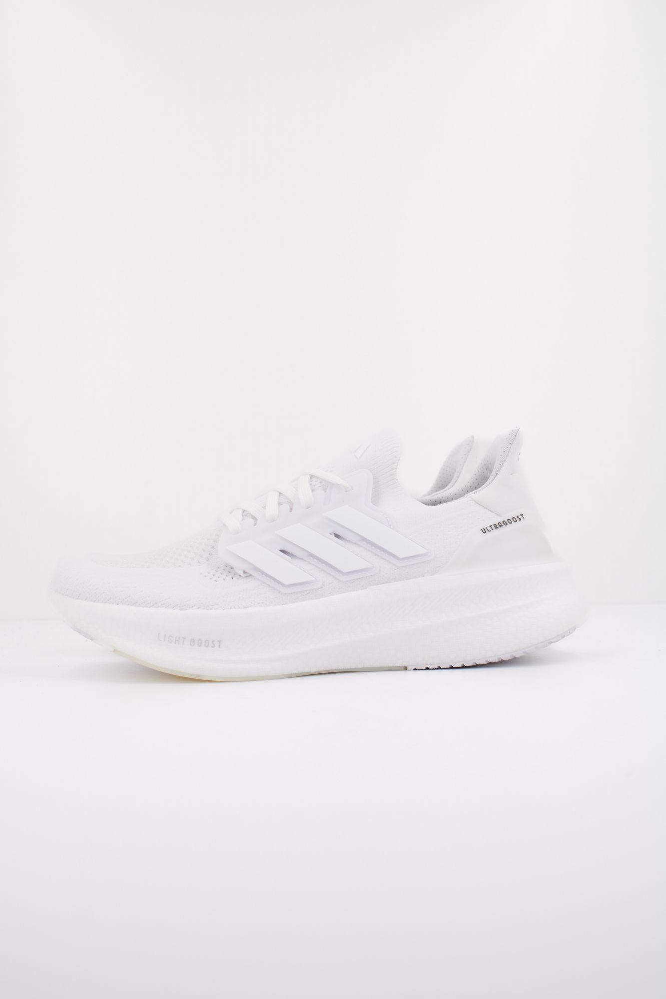 ADIDAS ULTRABOOST 5 en color BLANCO (1)