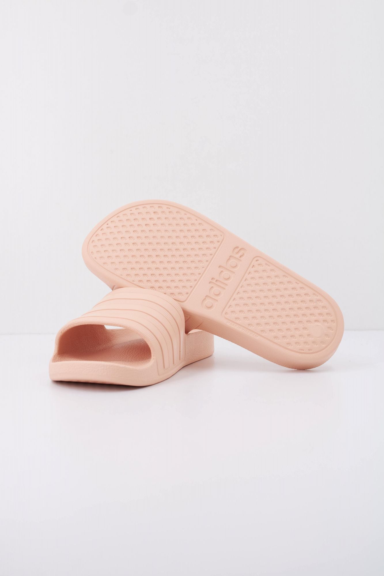 ADIDAS ADILETTE AQUA en color ROSA (5)