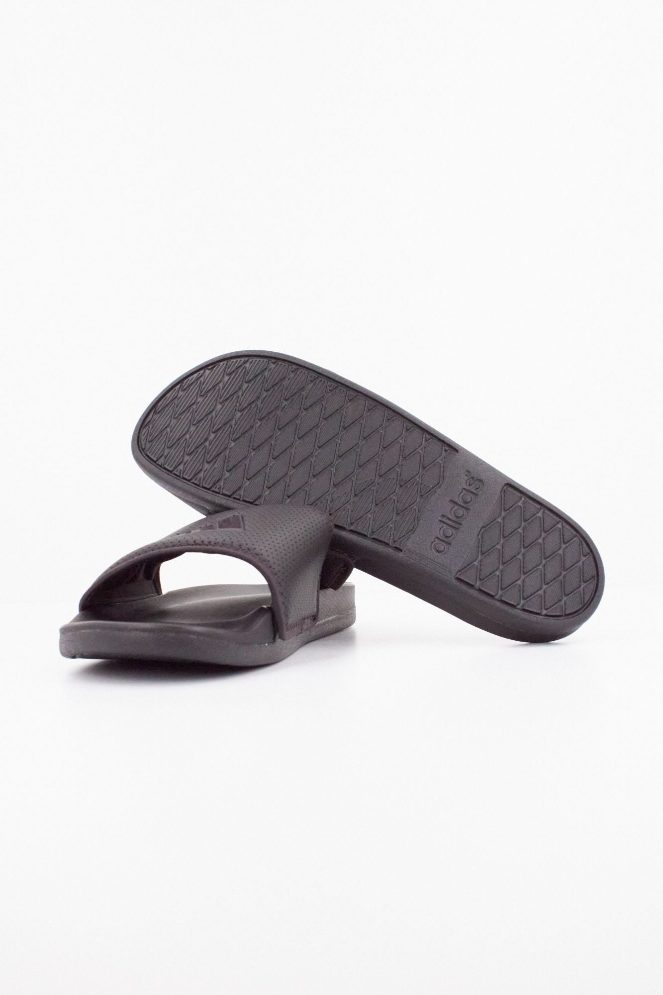 ADIDAS ADILETTE COMFORT en color NEGRO (5)