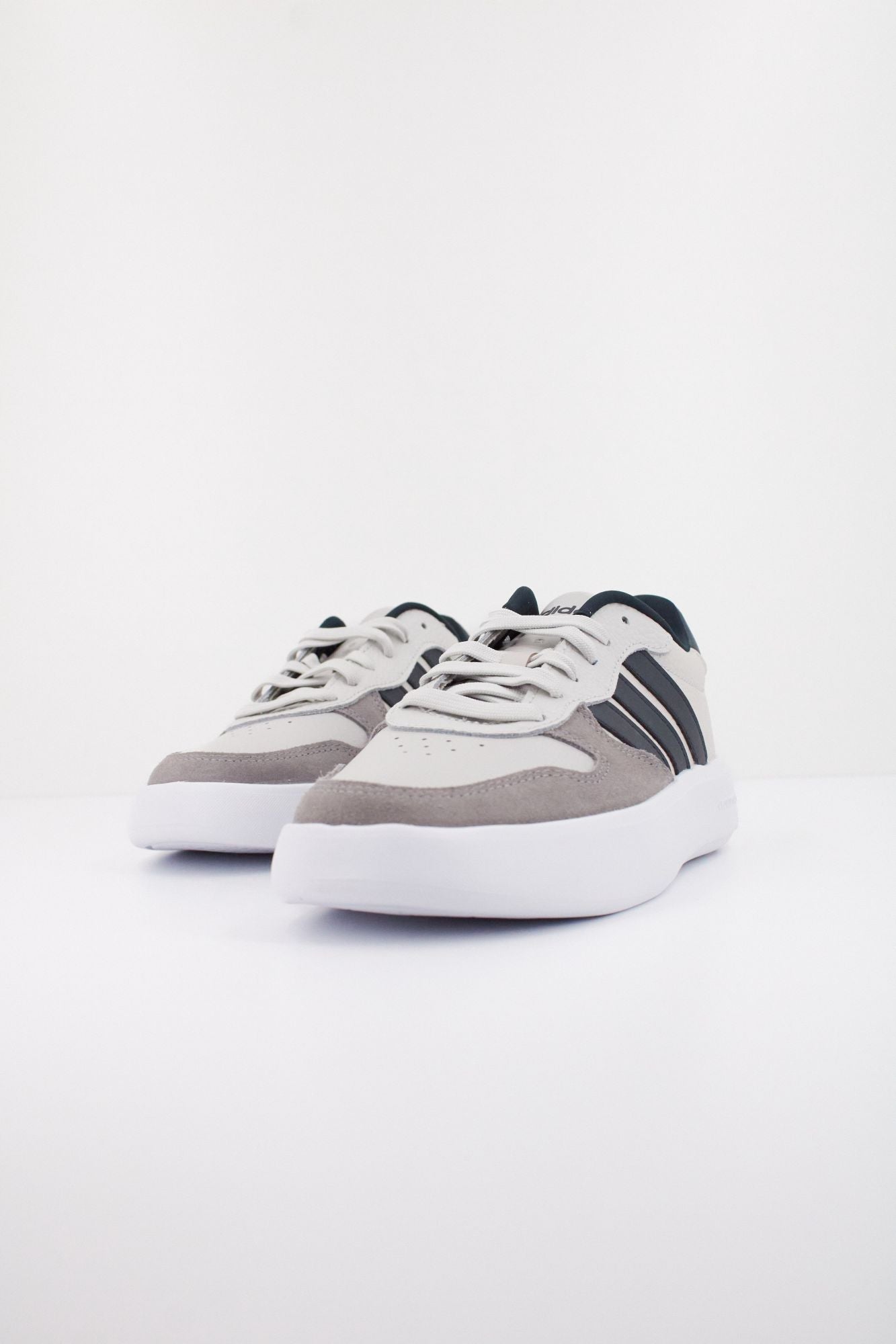 ADIDAS LITECOURT en color GRIS (2)