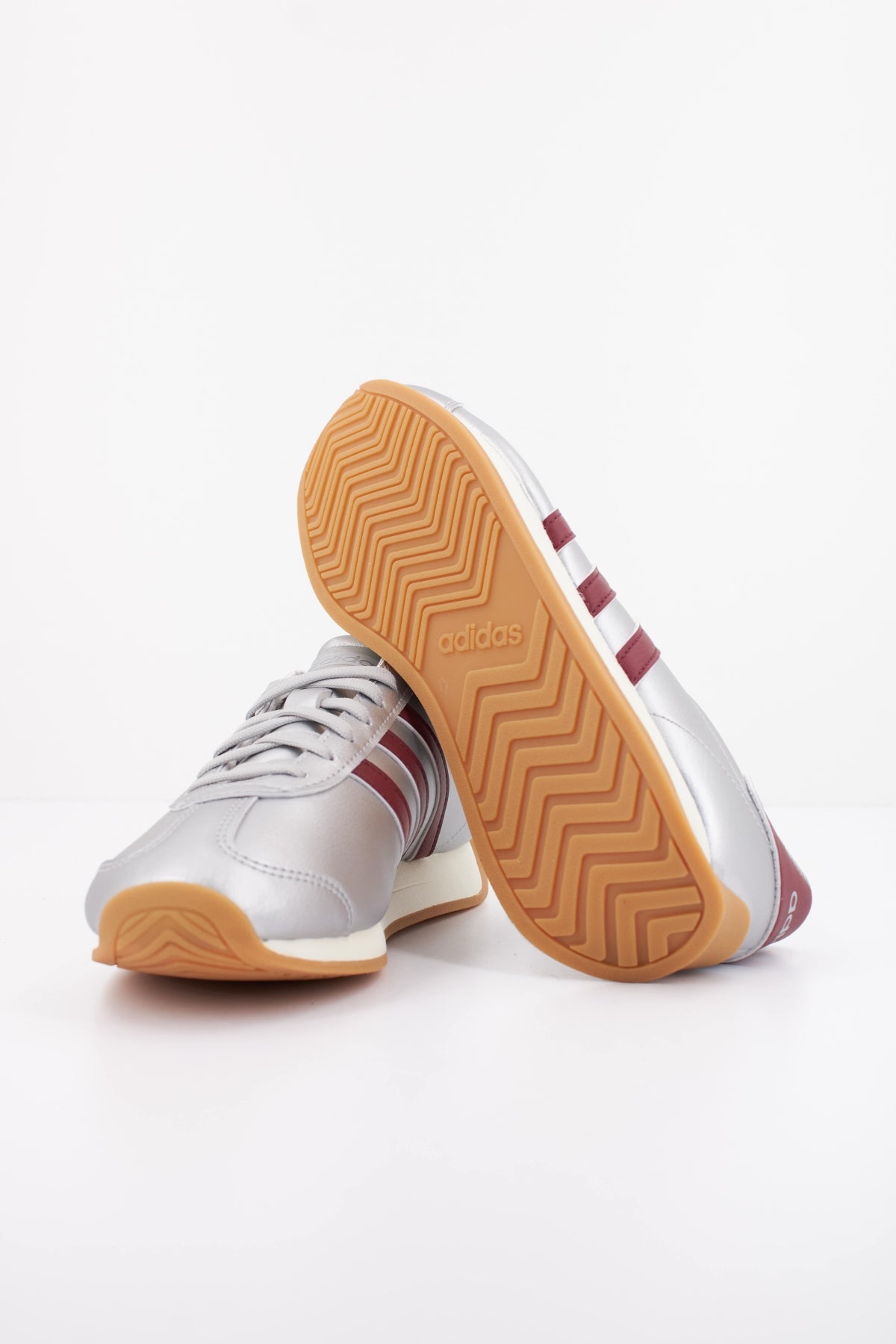 ADIDAS RUNVISTA en color PLATA (5)