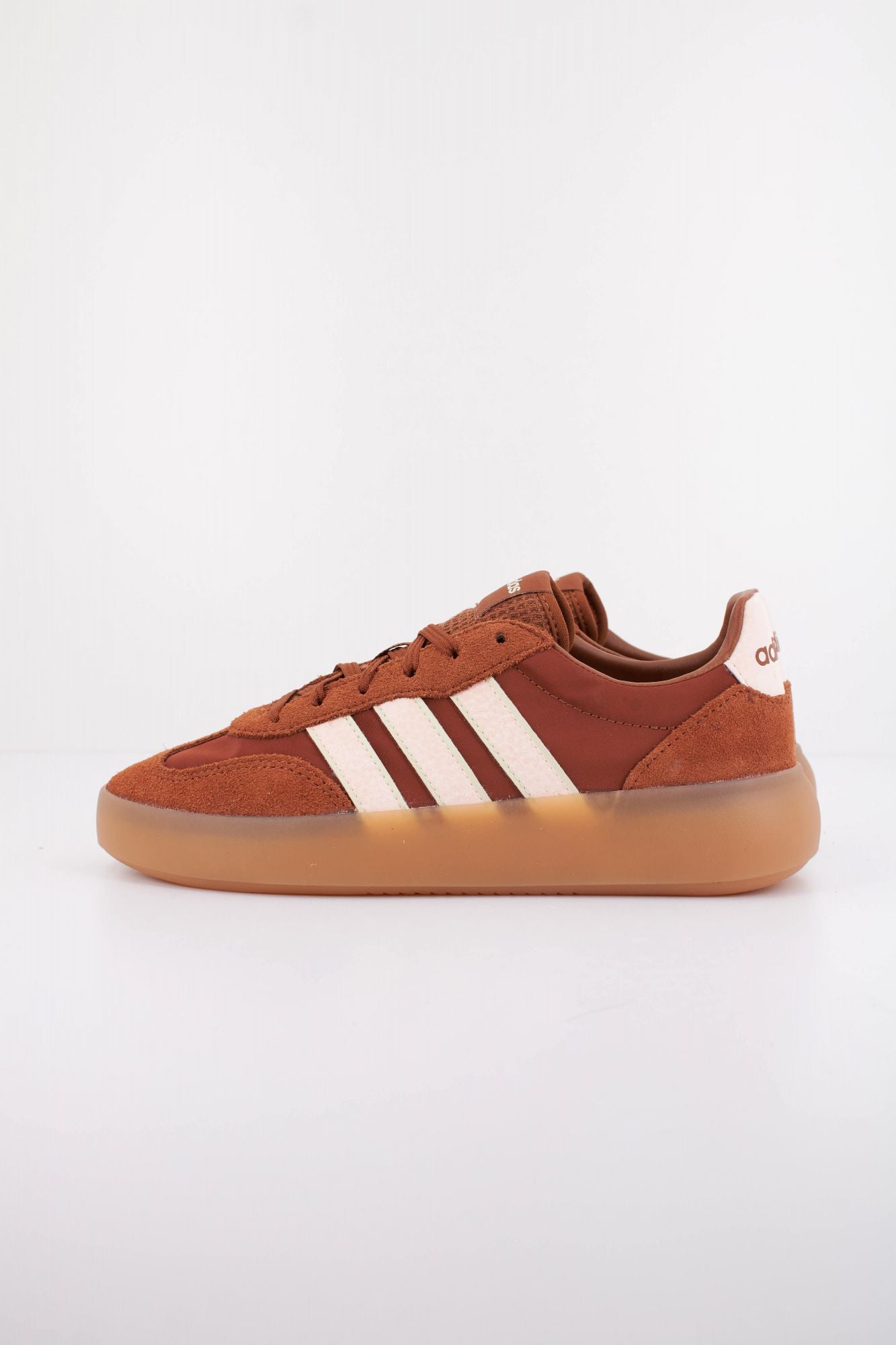 ADIDAS  BARREDA DECODE  en color MARRON (1)