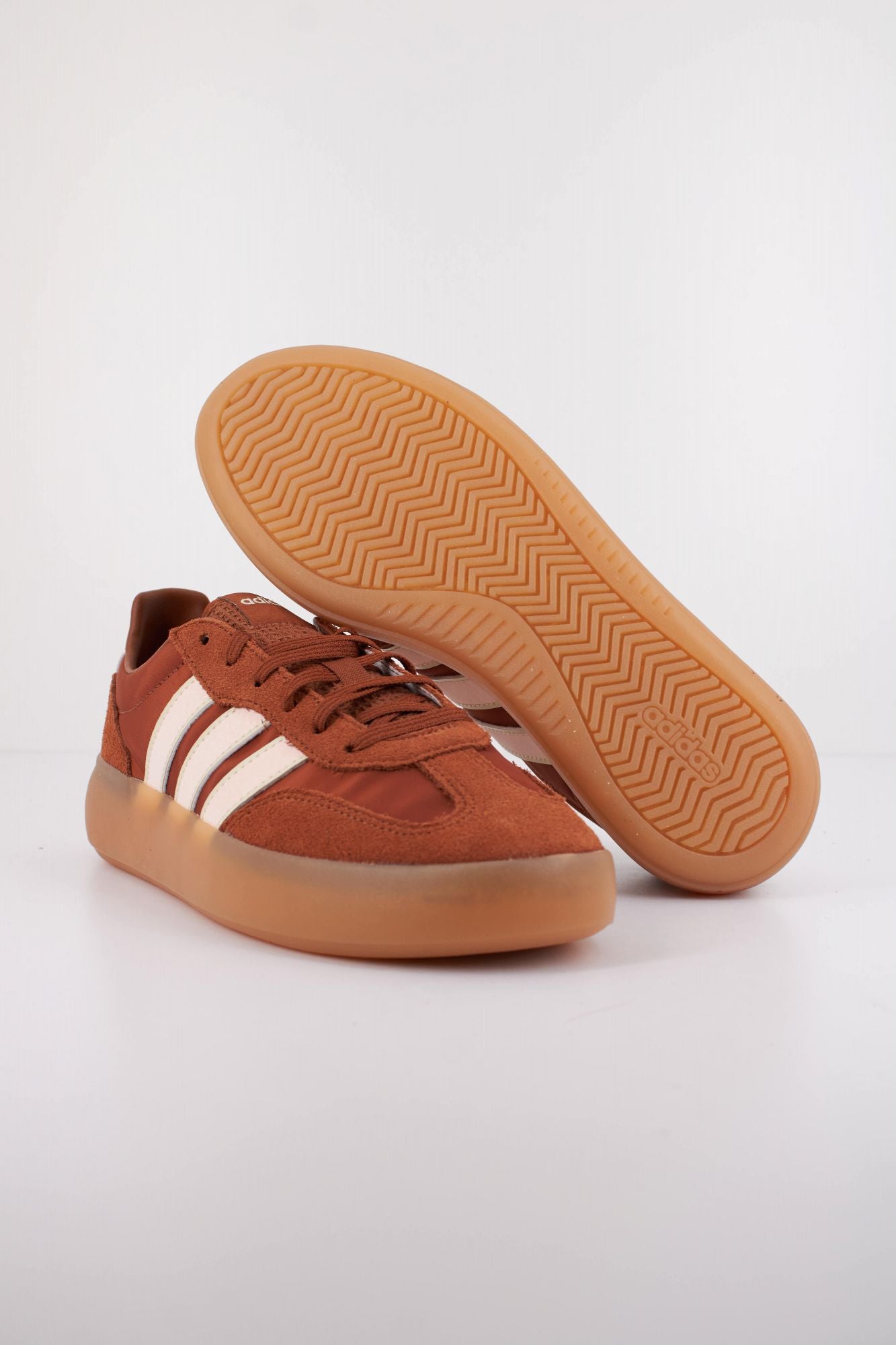 ADIDAS  BARREDA DECODE  en color MARRON (4)