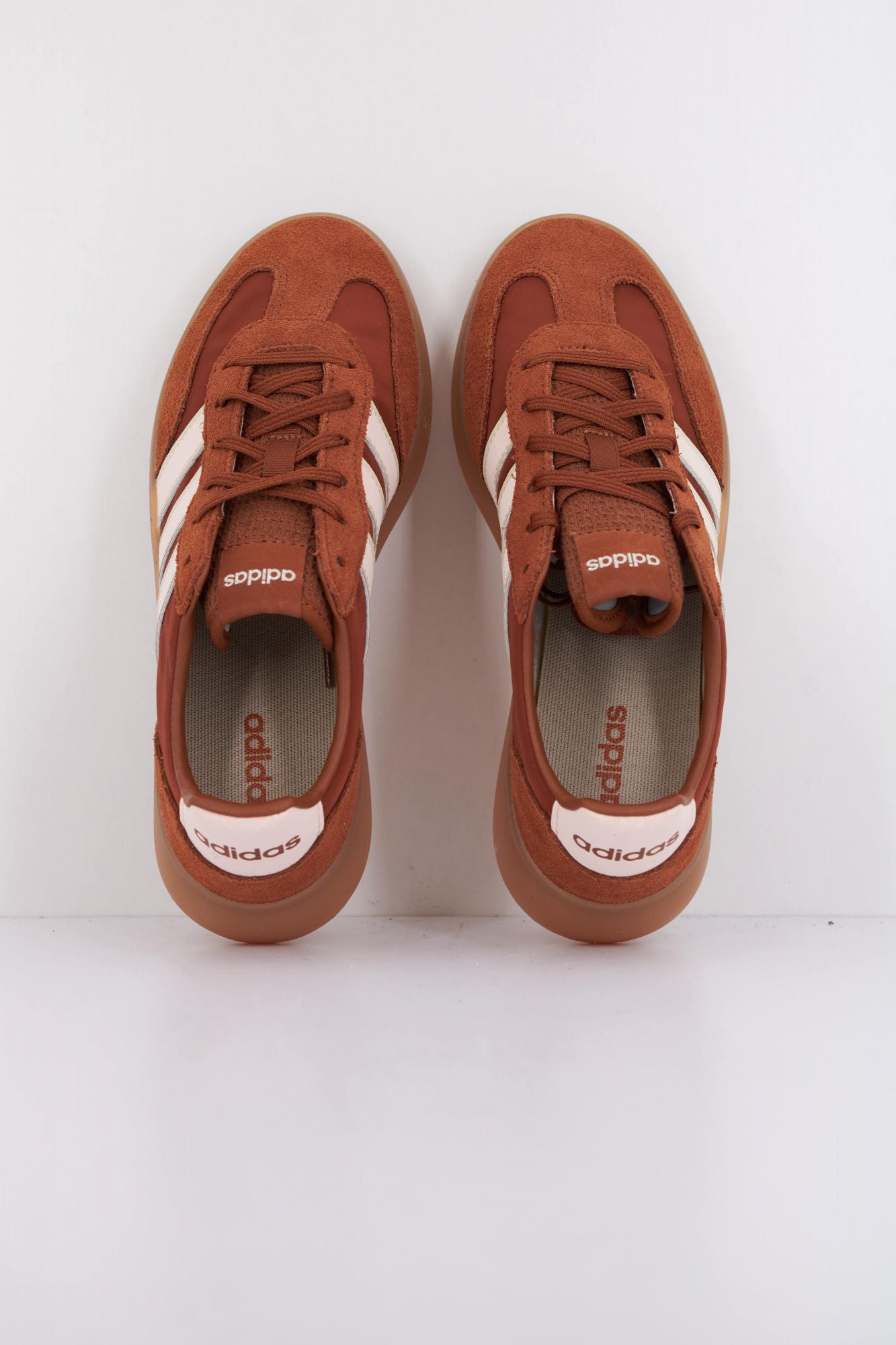 ADIDAS  BARREDA DECODE  en color MARRON (5)
