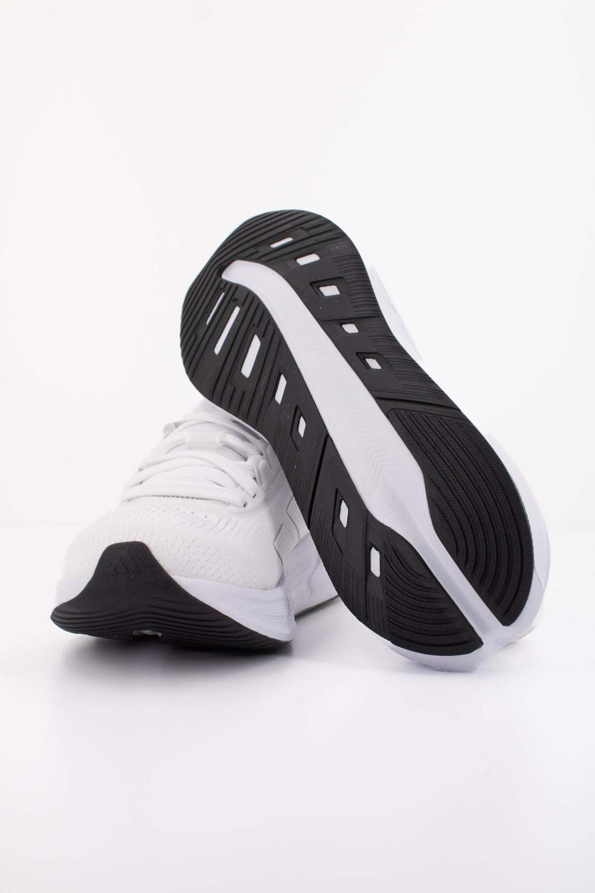 ADIDAS  QUESTAR 3 W  en color BLANCO (5)