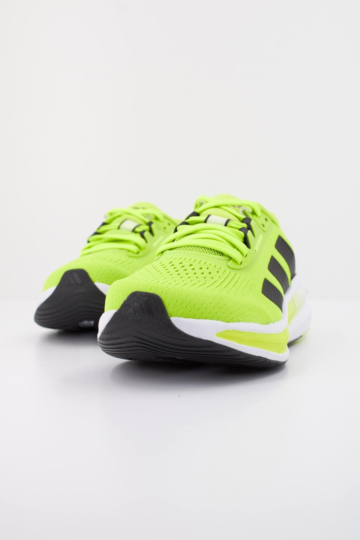 ADIDAS QUESTAR 3 M en color VERDE (2)