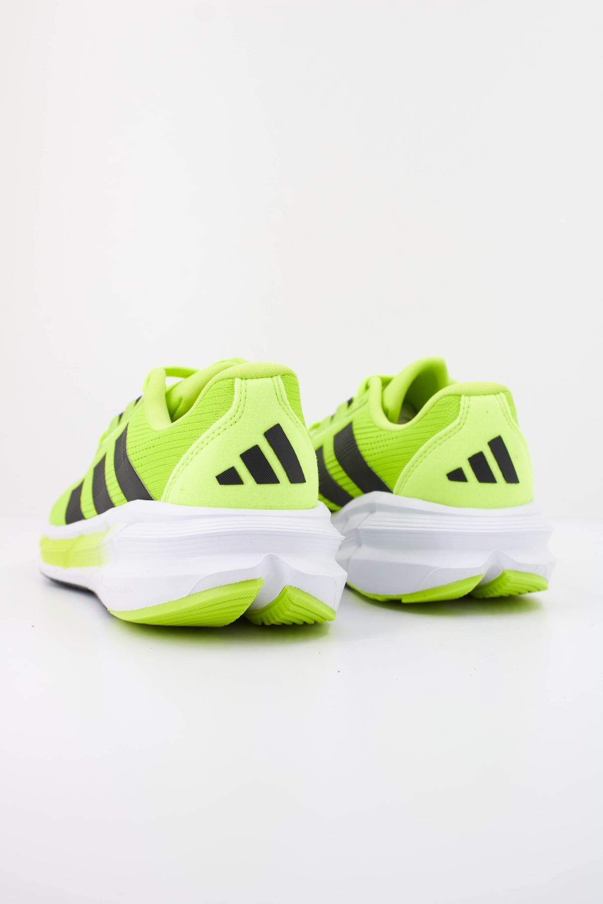 ADIDAS QUESTAR 3 M en color VERDE (4)