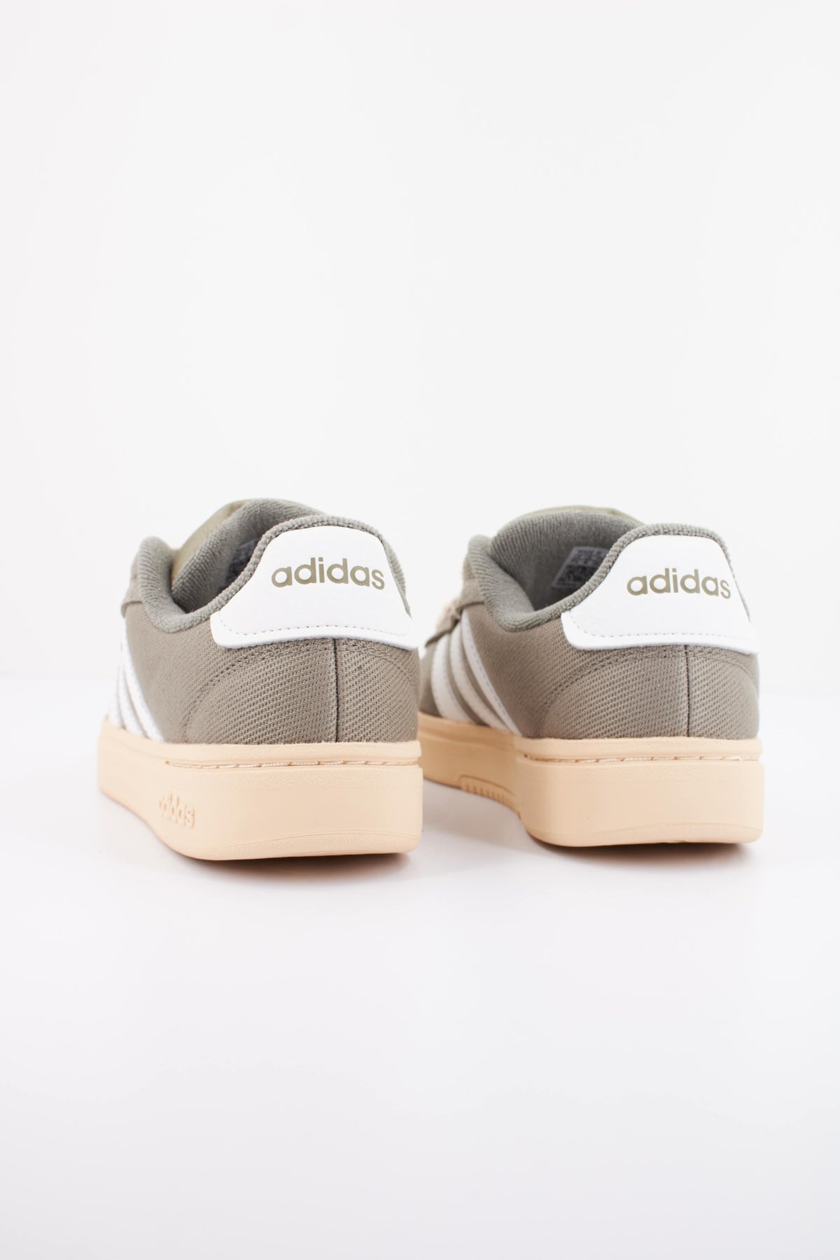 ADIDAS GRAND COURT ALPHA 0 en color VERDE (4)